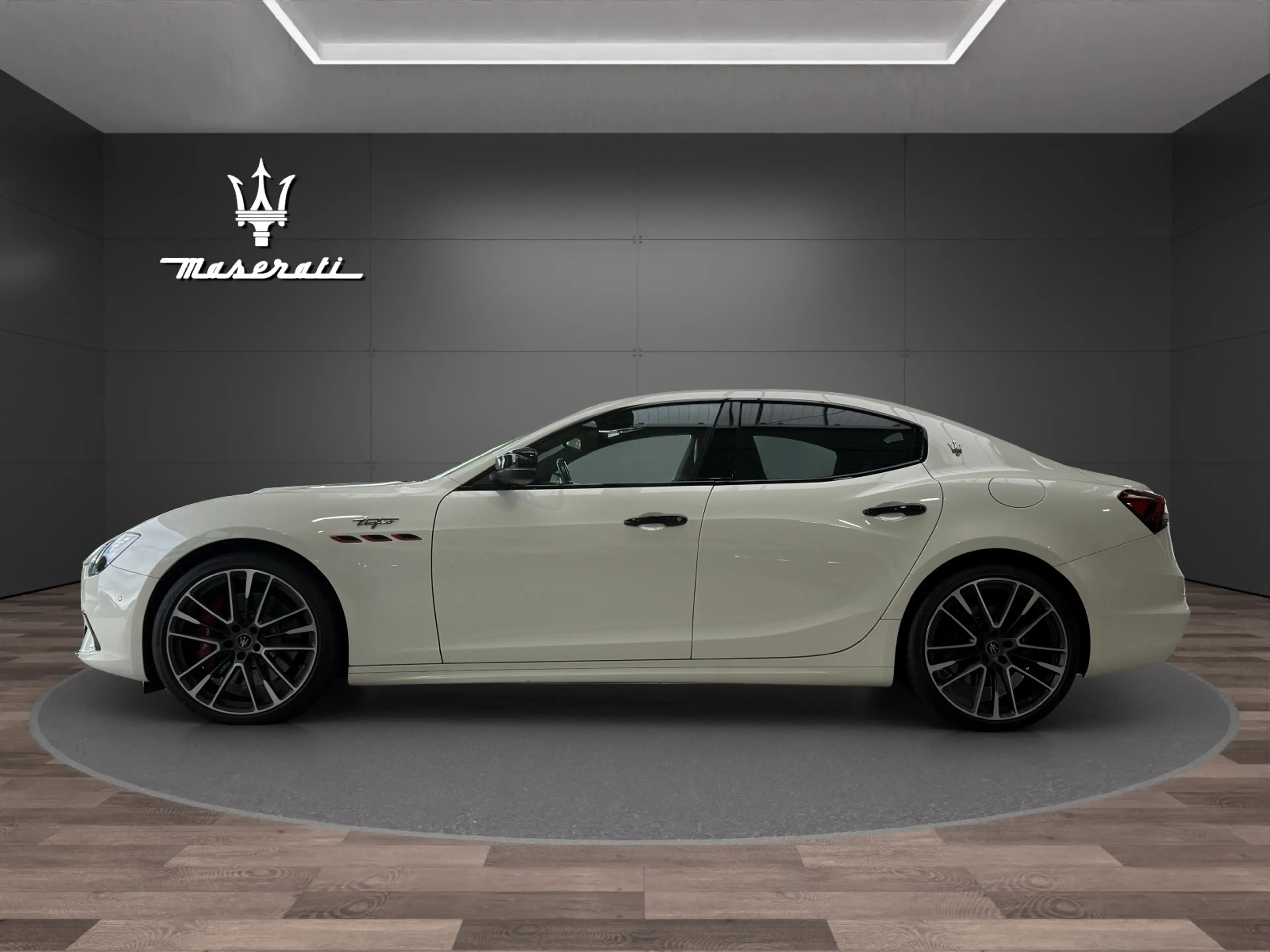 Maserati Ghibli Trofeo Fuori Serie — photo 3