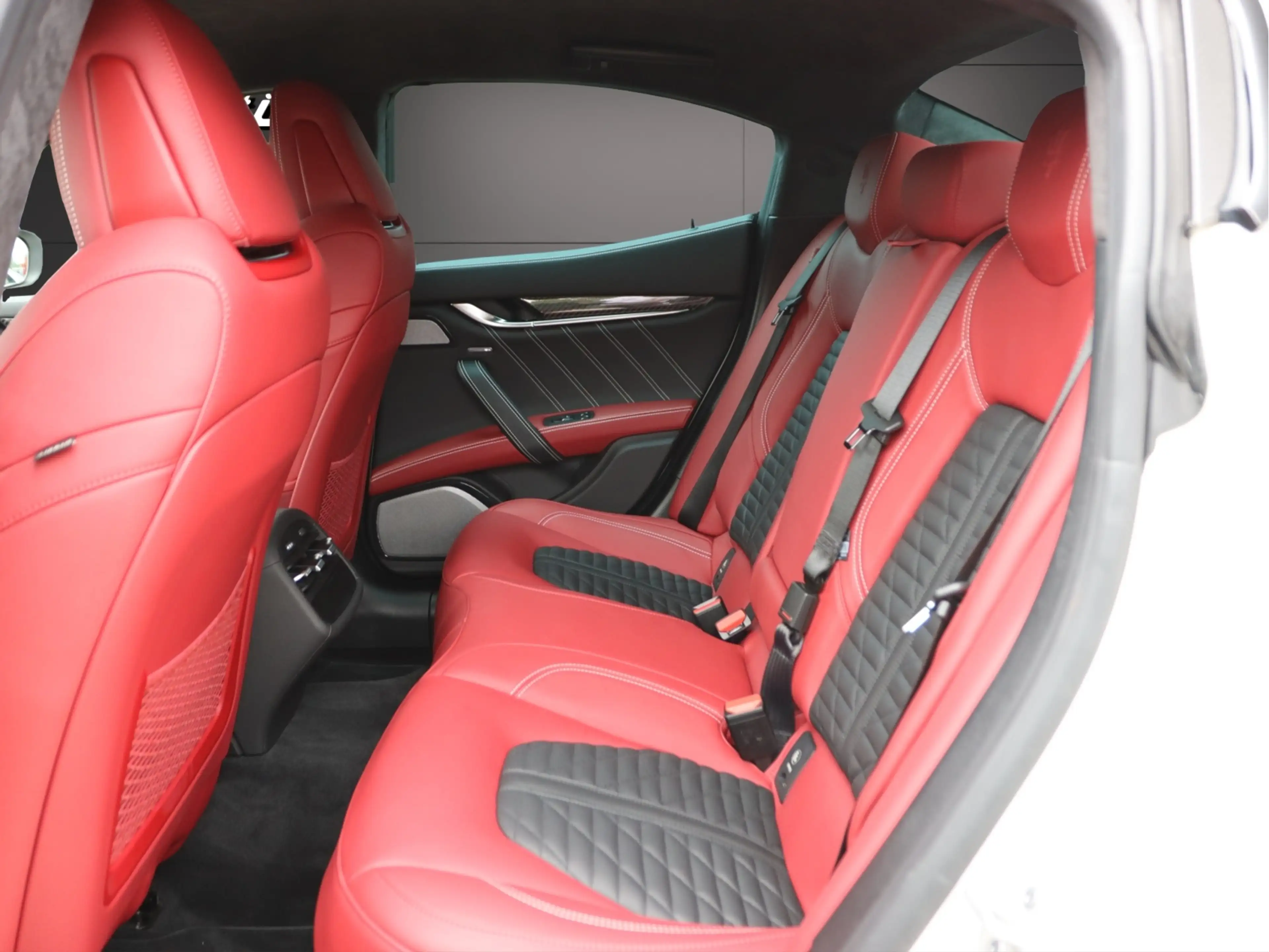 Maserati Ghibli Trofeo Fuori Serie — photo 11