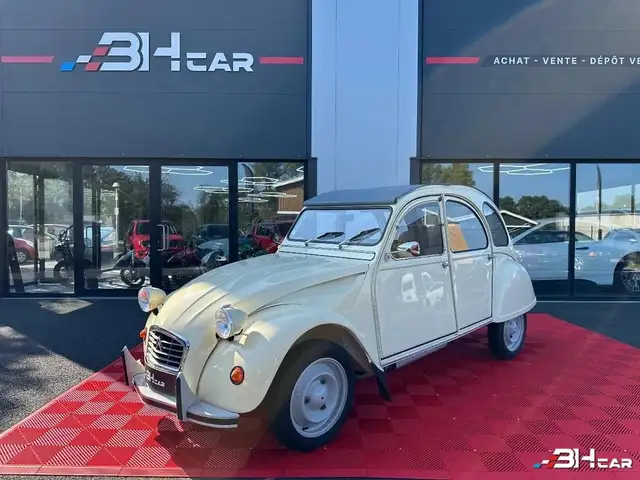 Citroen 2CV / ENTIÈREMENT RESTAURÉ / PEINTURE NEUVE