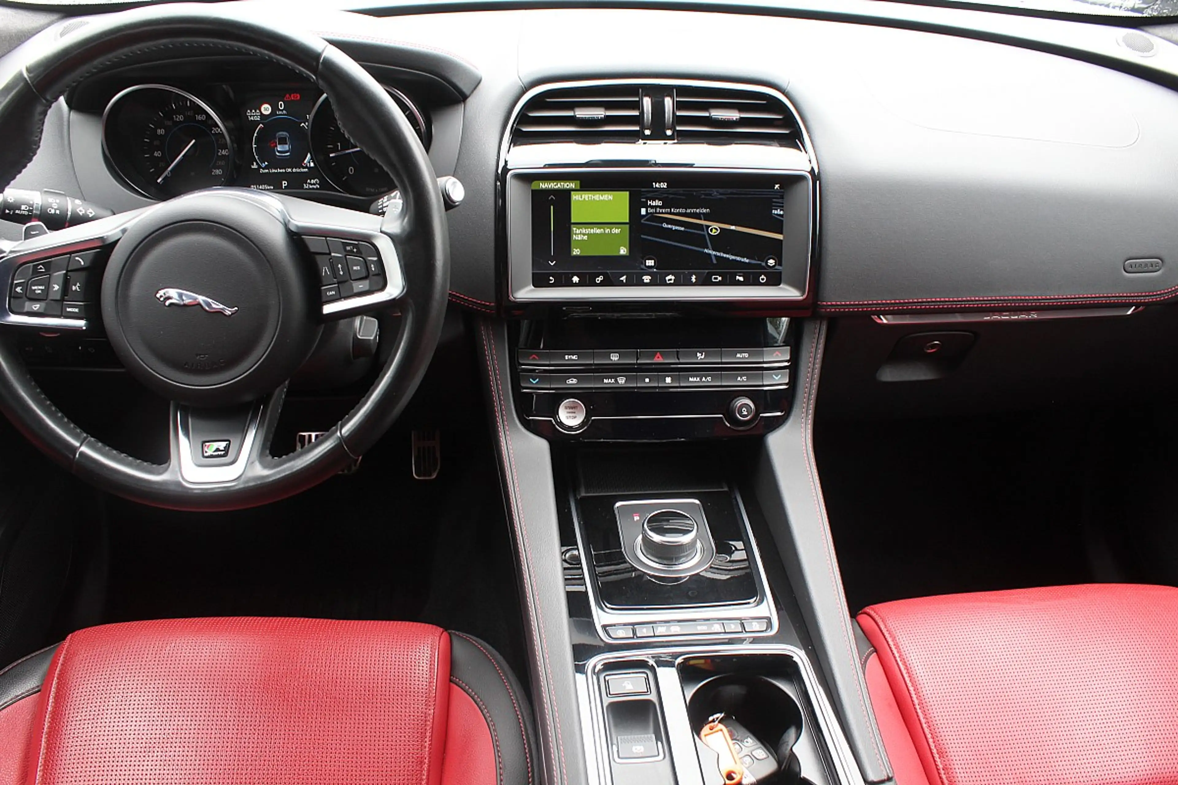 Jaguar F-Pace 20d R-Sport Aut. — photo 15