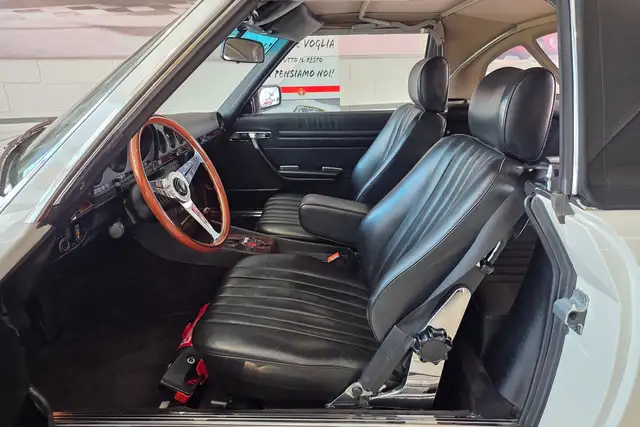 Mercedes-Benz SL view 7