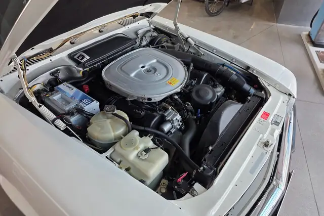 Mercedes-Benz SL view 13