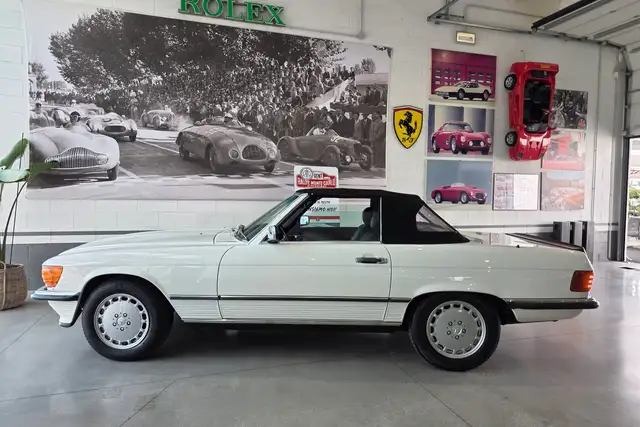 Mercedes-Benz SL view 6