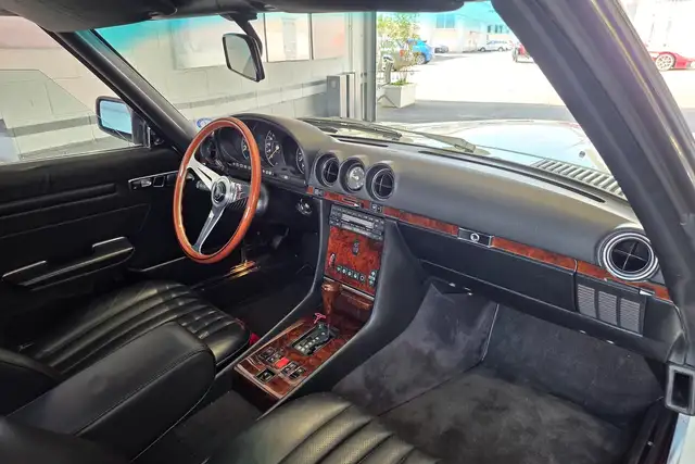 Mercedes-Benz SL view 10