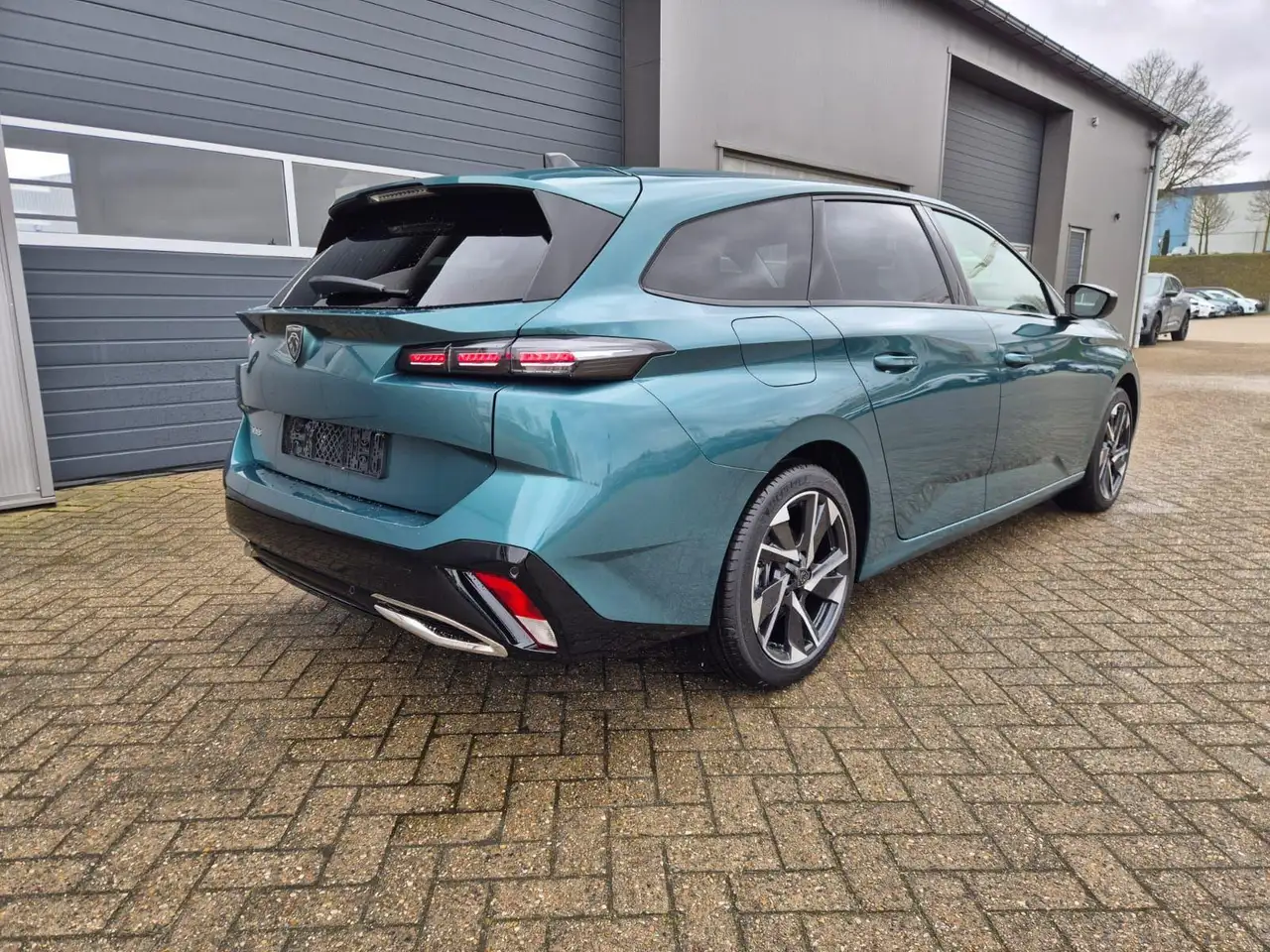 Peugeot 308 SW Allure 1.2 Hybrid 145PS Automatik LED-Scheinwer 7
