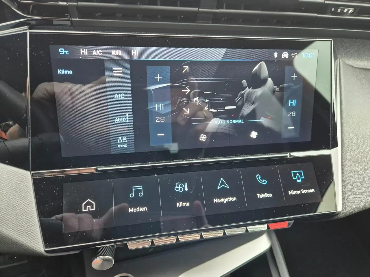 Peugeot 308 SW Allure 1.2 Hybrid 145PS Automatik LED-Scheinwer 19
