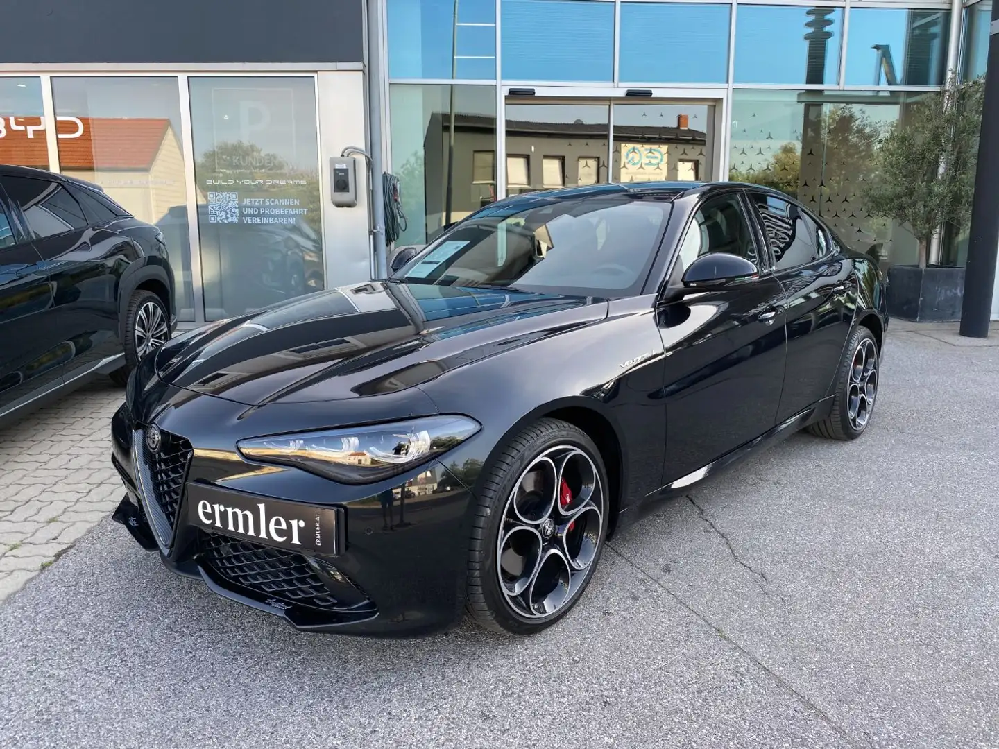 Alfa Romeo Giulia 2.0 Veloce Q4 (EURO 6d) Ambi PTS FAP Navi Schwarz - 2