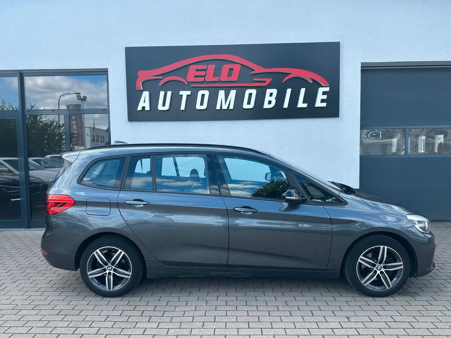 BMW 218 i Sport Line*7-Sitzer*Soft-Close*Kamera*AHK Gris - 2