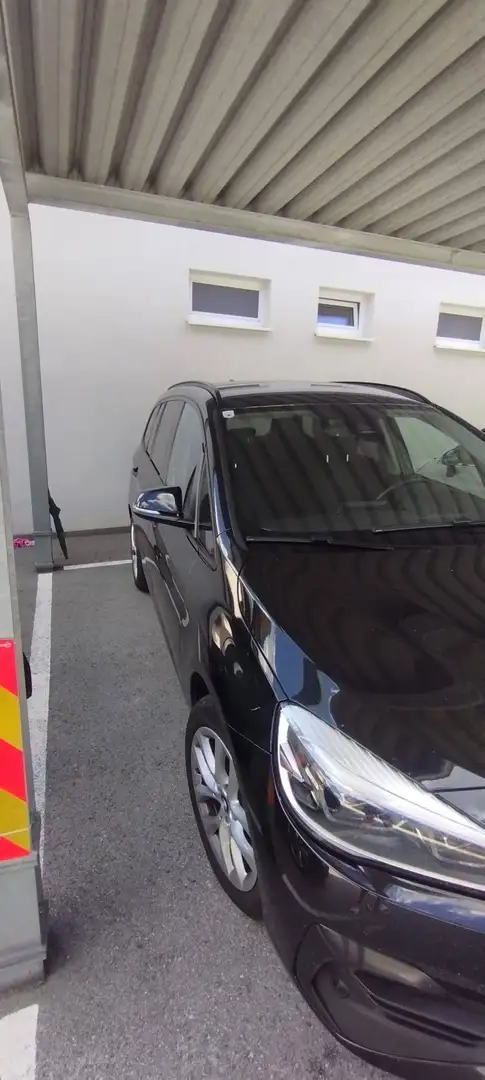 BMW 218 218d xDrive Gran Tourer Aut. Schwarz - 1