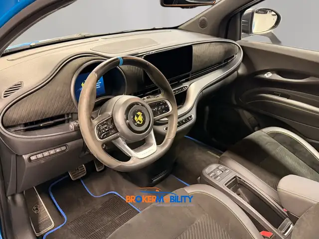 Abarth 500e view 12