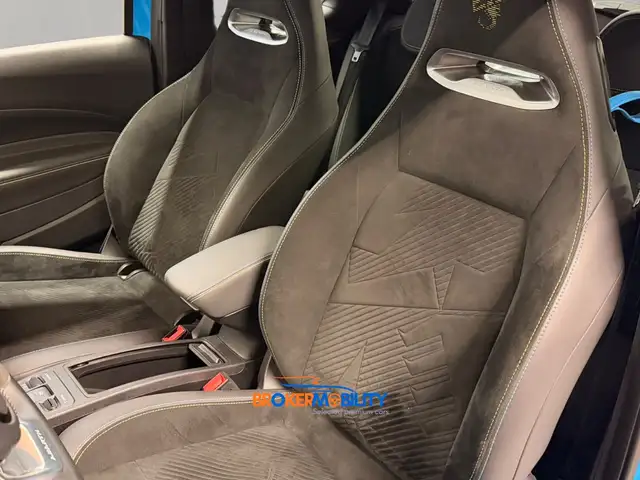 Abarth 500e view 11