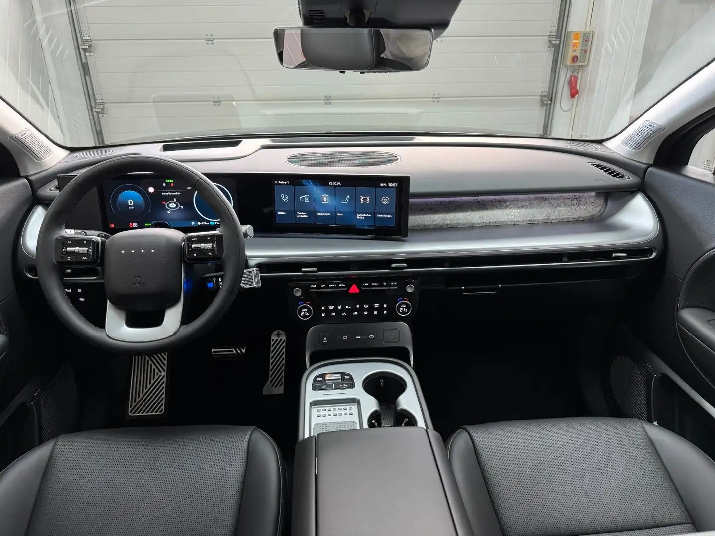 Hyundai IONIQ 9 4WD 6-Sitzer Uniq Relax AHK Černá - 2