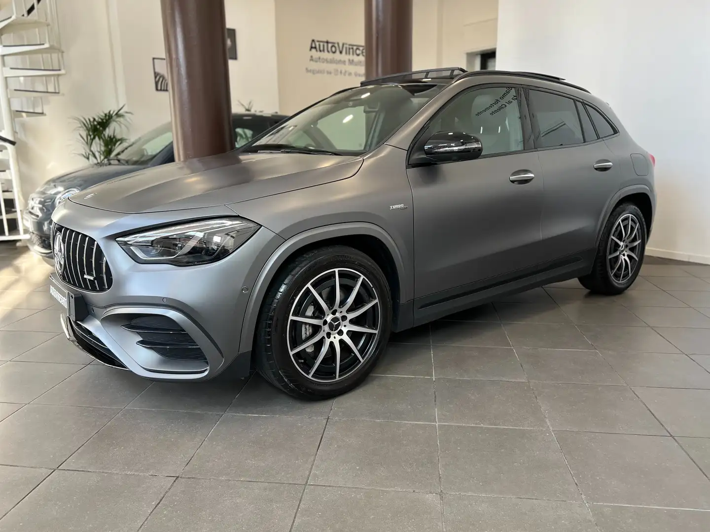 Mercedes-Benz GLA 35 AMG ADVANCED PLUS 4MATIC AUTOMATICA AZIENDALE Gris - 2