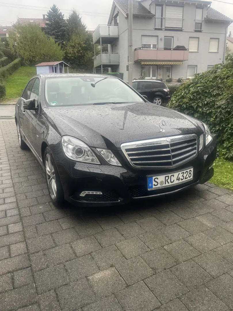 Mercedes-Benz E 200 E 200 CGI BlueEfficiency (212.048) Schwarz - 1