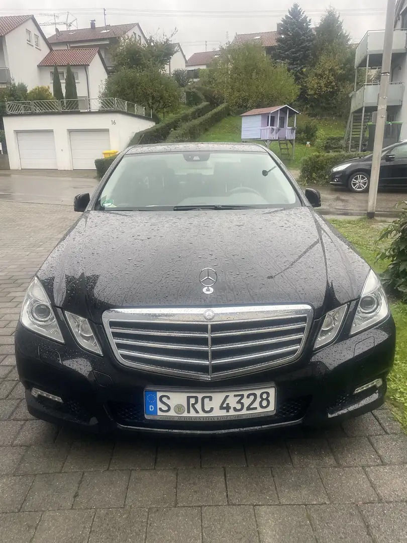 Mercedes-Benz E 200 E 200 CGI BlueEfficiency (212.048) Schwarz - 2