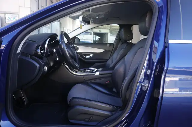 Mercedes-Benz C-Class view 18