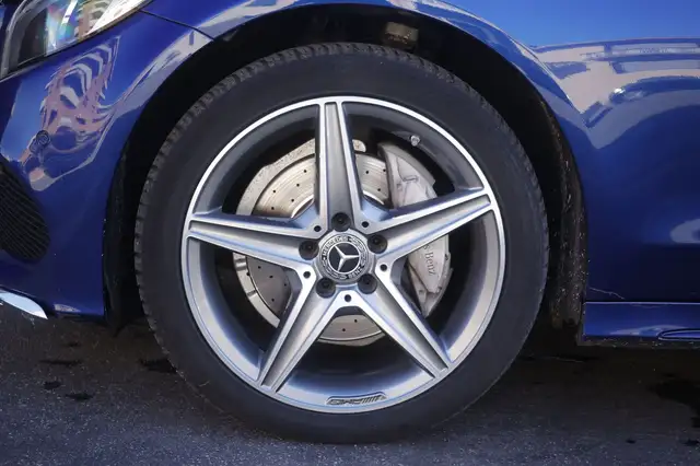 Mercedes-Benz C-Class view 5