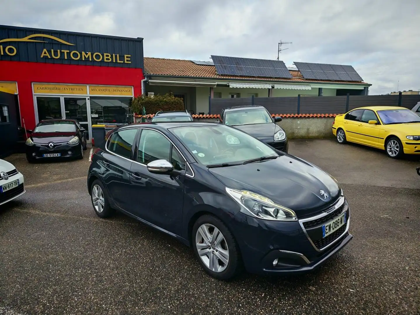Peugeot 208 1.6 BlueHDi 100ch Allure Business Gris - 2