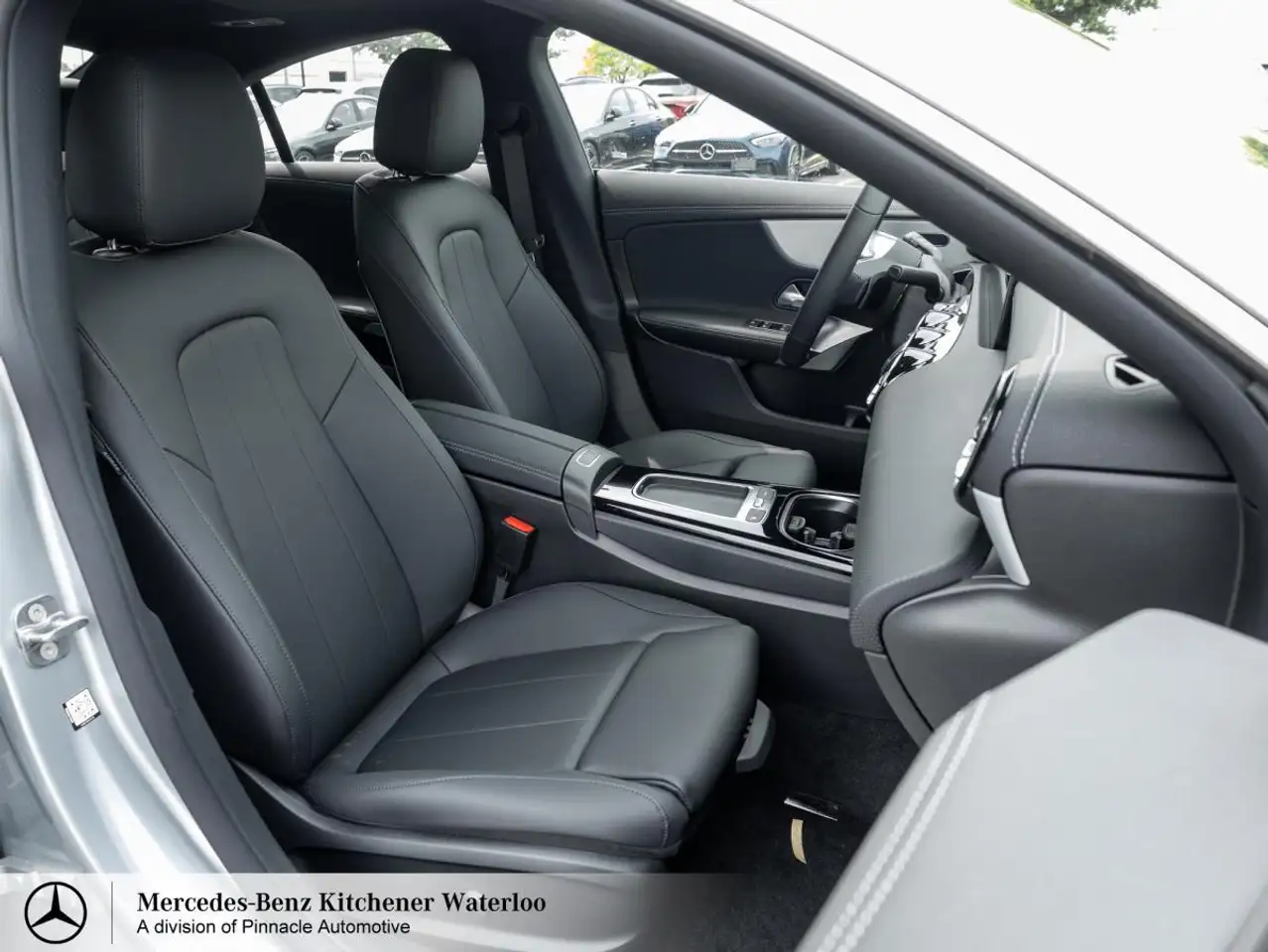 Mercedes-Benz CLA снимка Mercedes-Benz CLA
