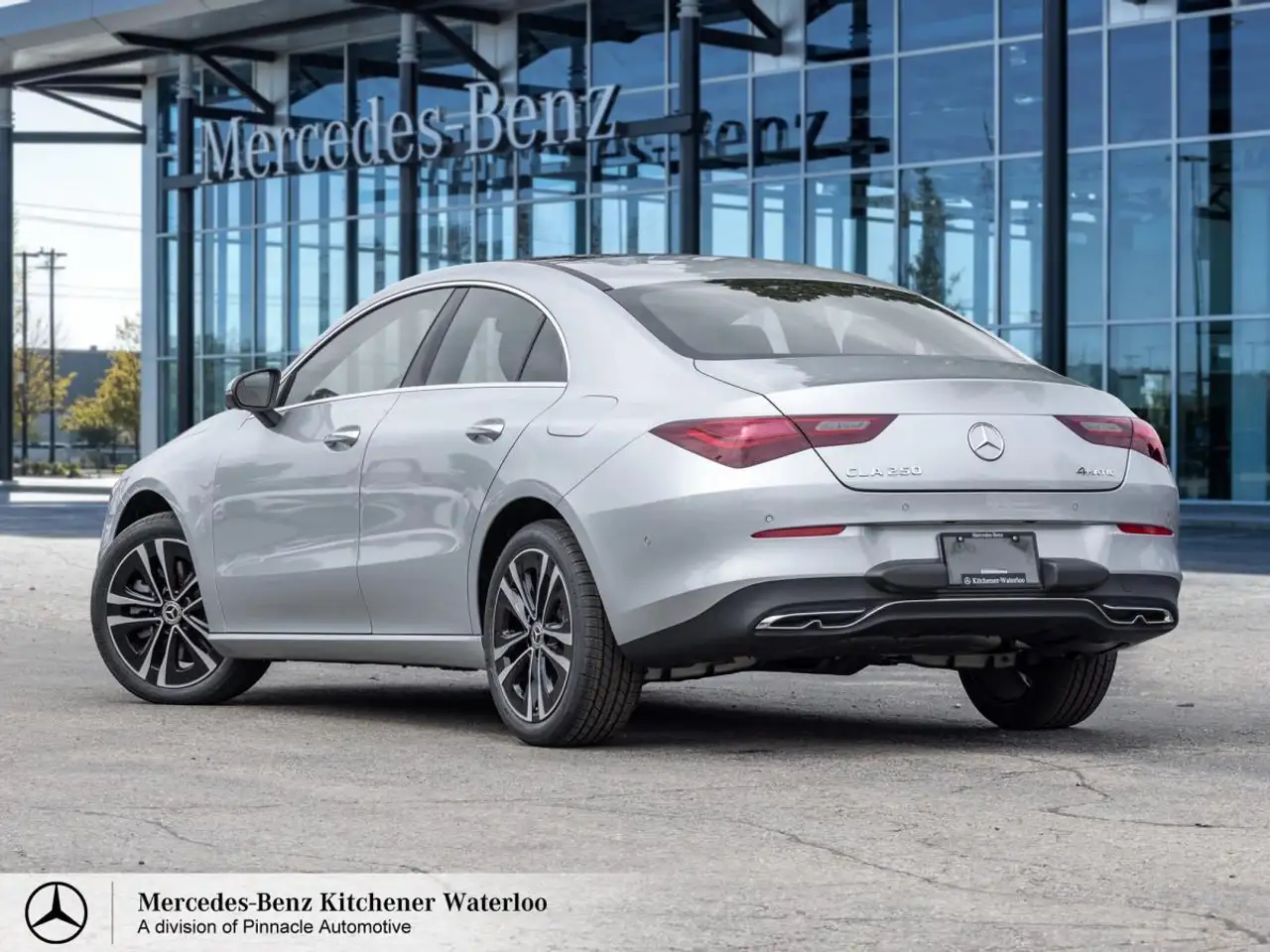 Mercedes-Benz CLA снимка Mercedes-Benz CLA