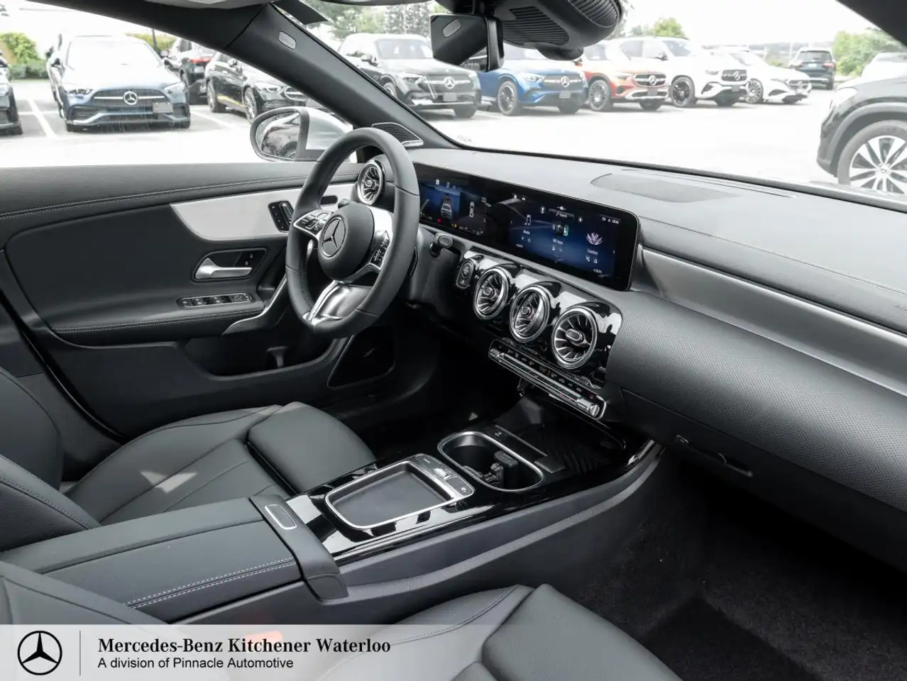 Mercedes-Benz CLA снимка Mercedes-Benz CLA