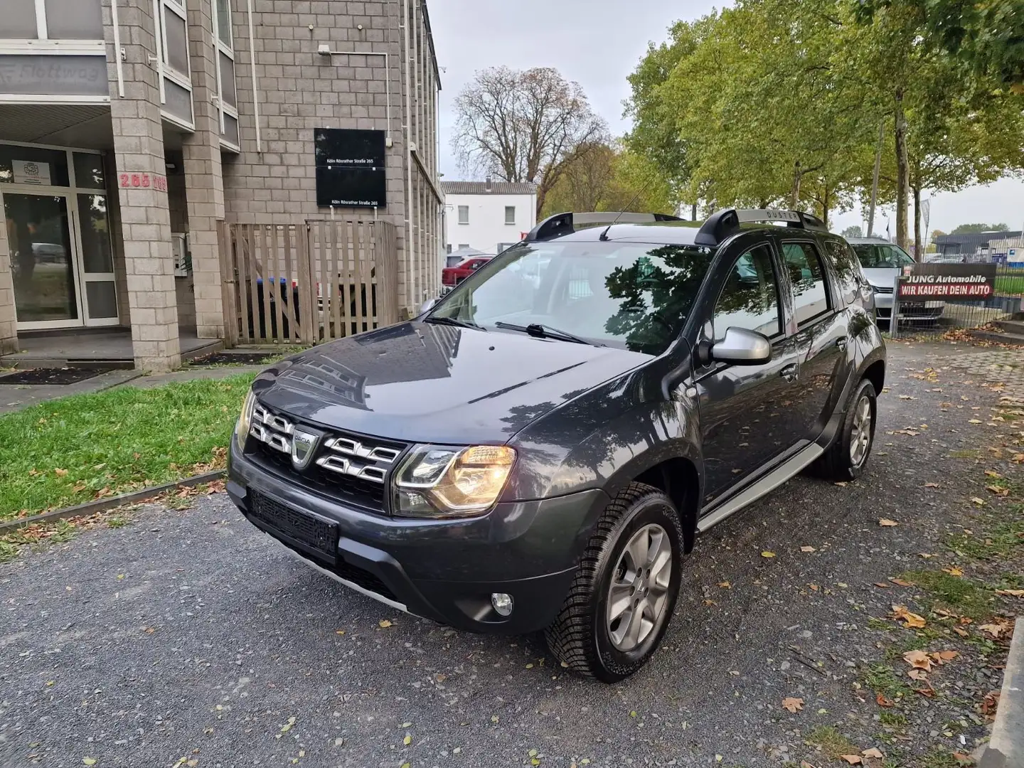 Dacia Duster Leder / Navi / Anhänger Blau - 1