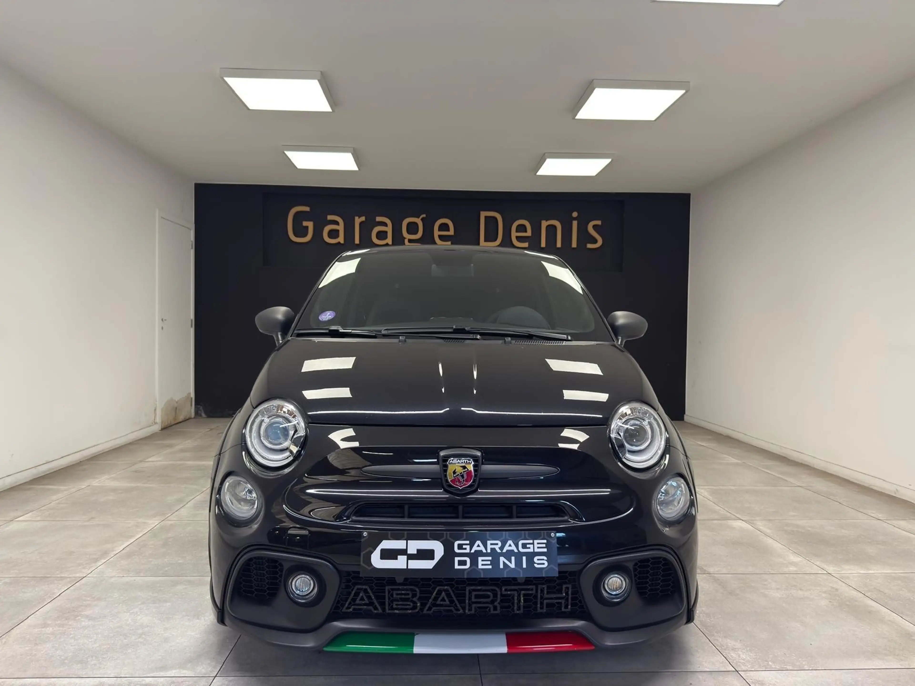 Abarth 695 695 1.4 T-Jet Esseesse **GPS**LED*CUIR**GARANTIE 1 — photo 2