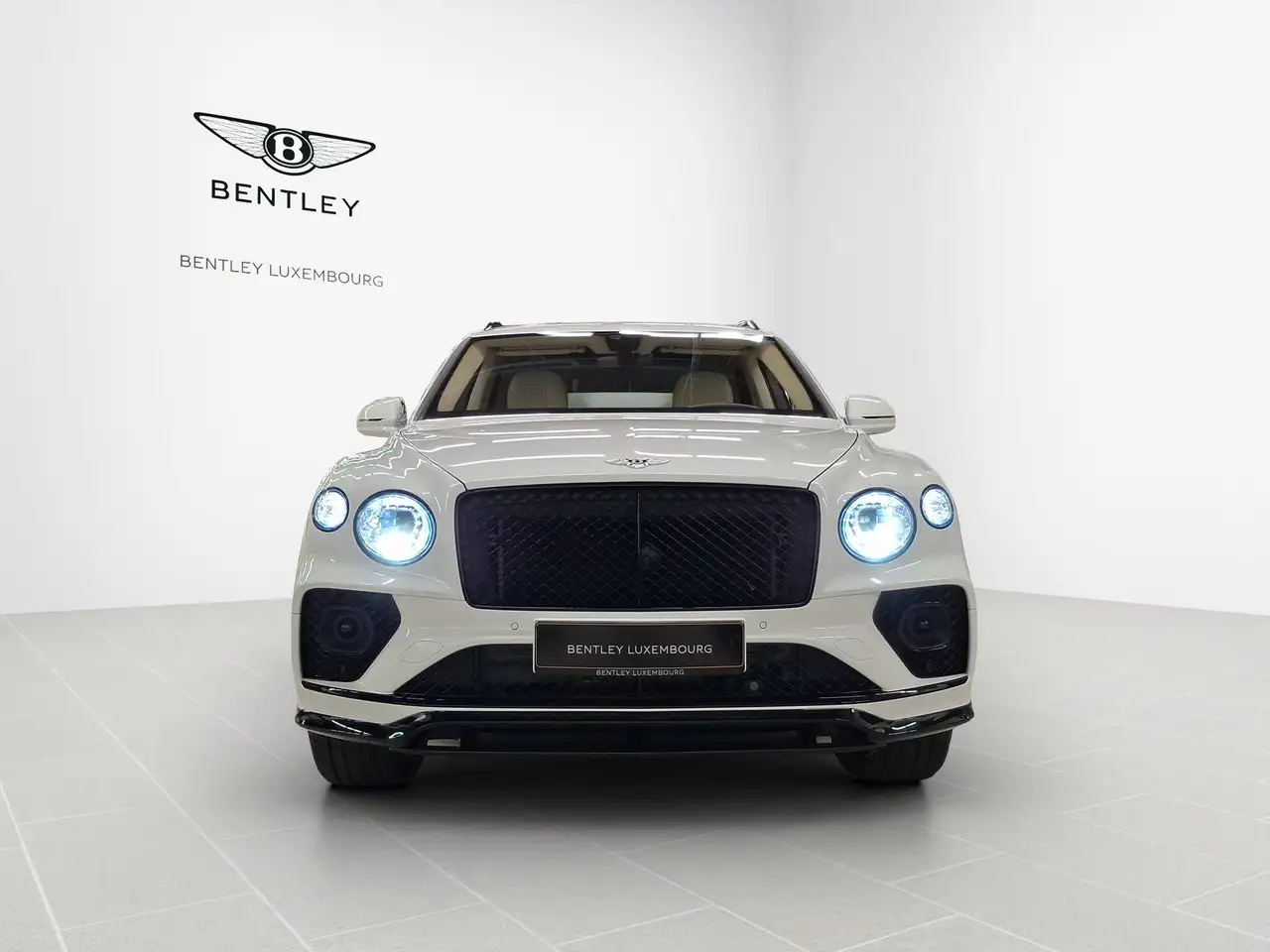 Bentley Bentayga 2023 — фото 7