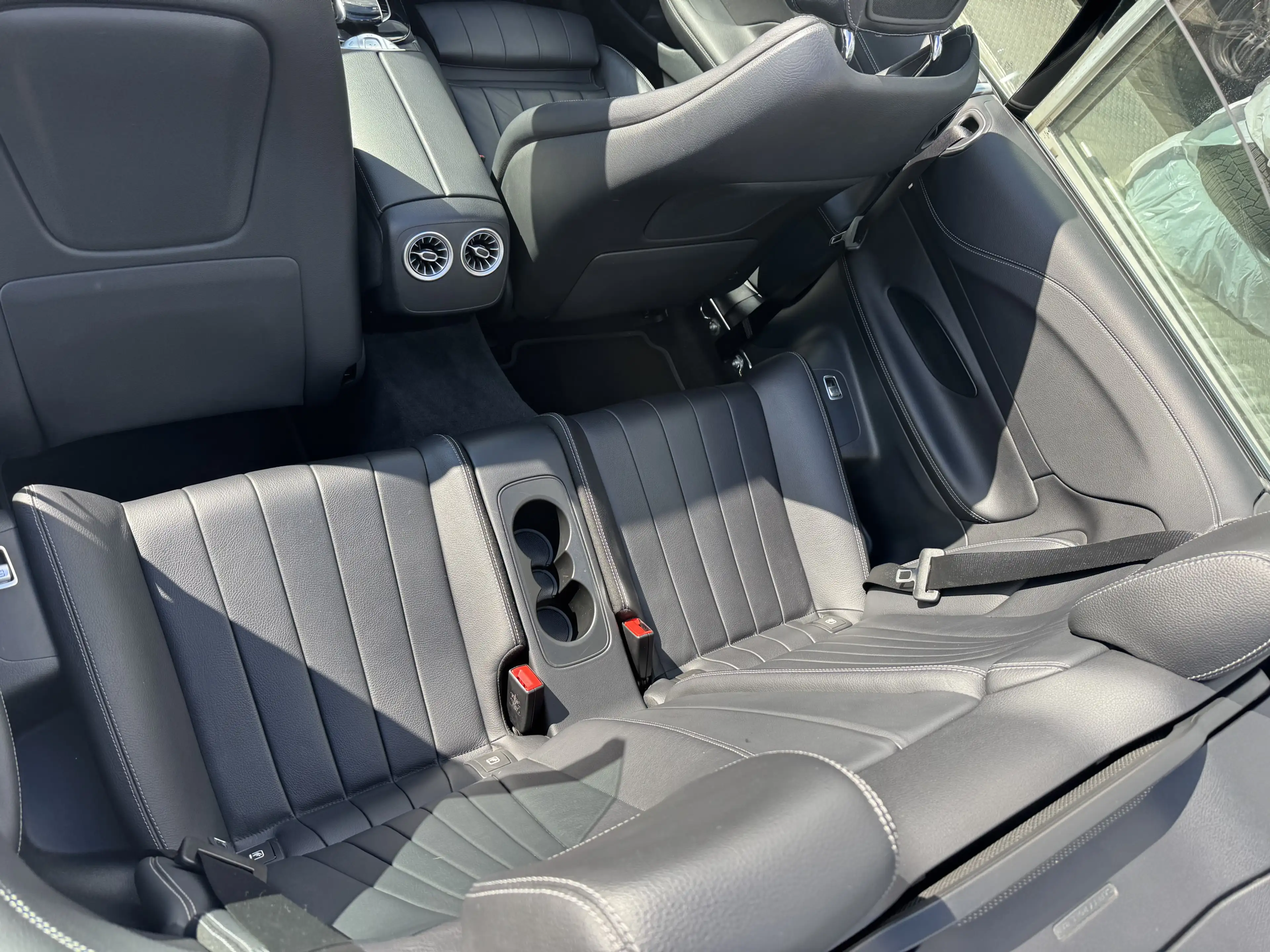 Mercedes-Benz E 200 — photo 10