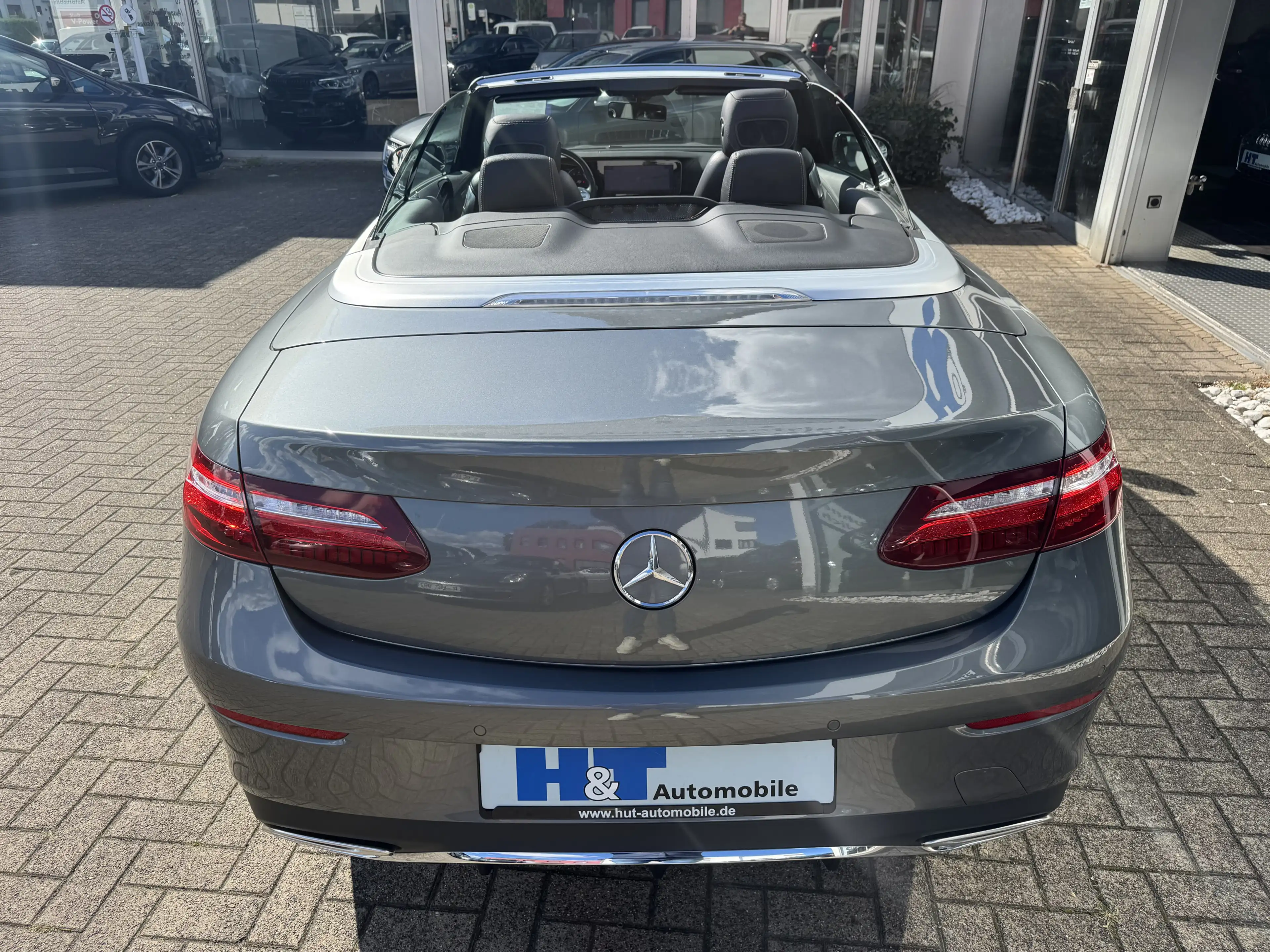 Mercedes-Benz E 200 — photo 15