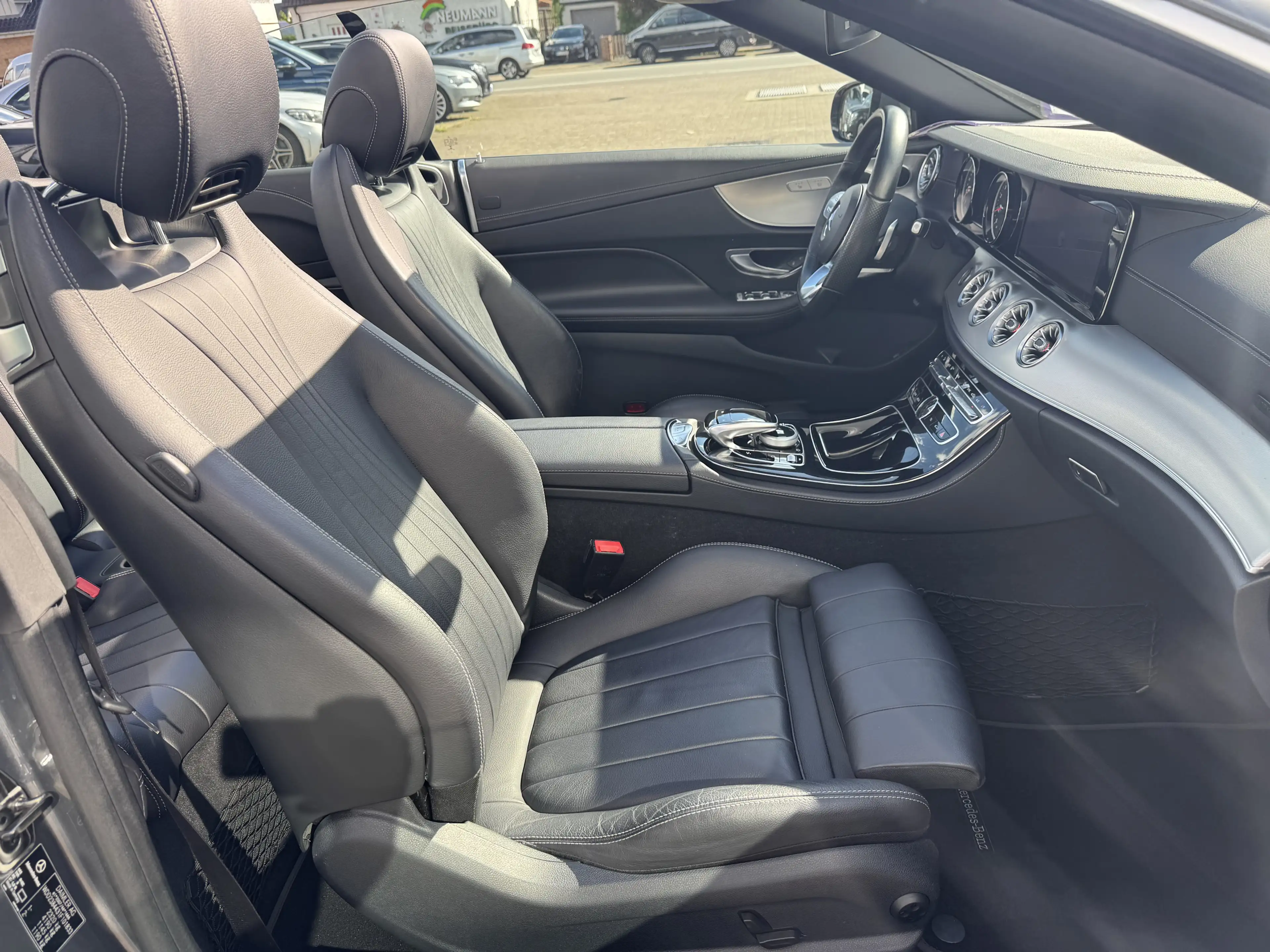 Mercedes-Benz E 200 — photo 11