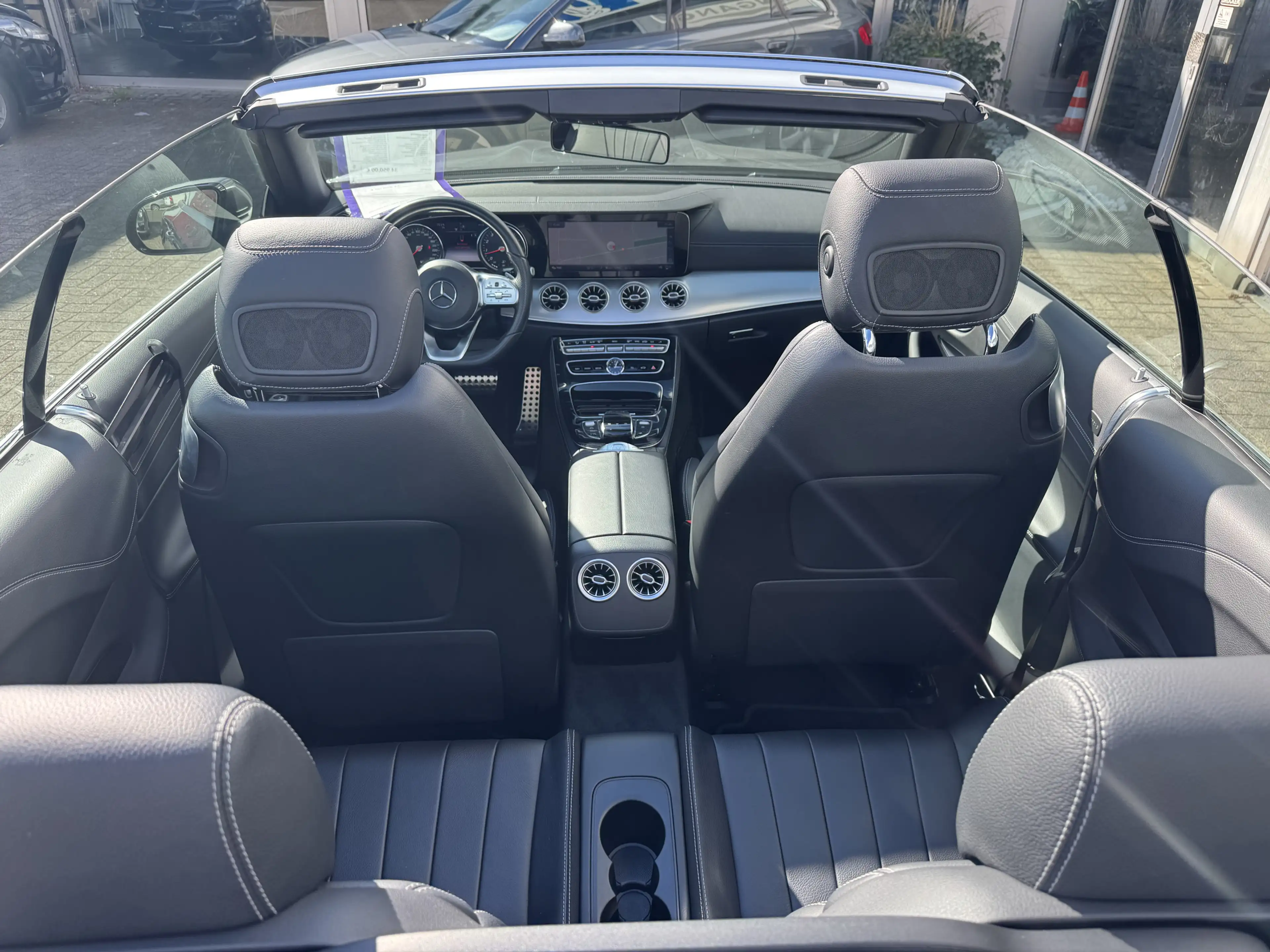 Mercedes-Benz E 200 — photo 12