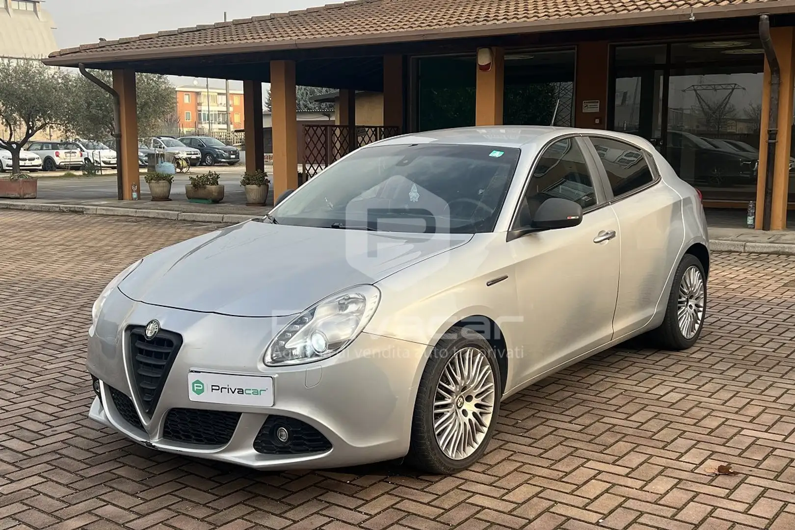 Alfa Romeo Giulietta Giulietta 2.0 JTDm-2 170 CV Distinctive Silber - 1