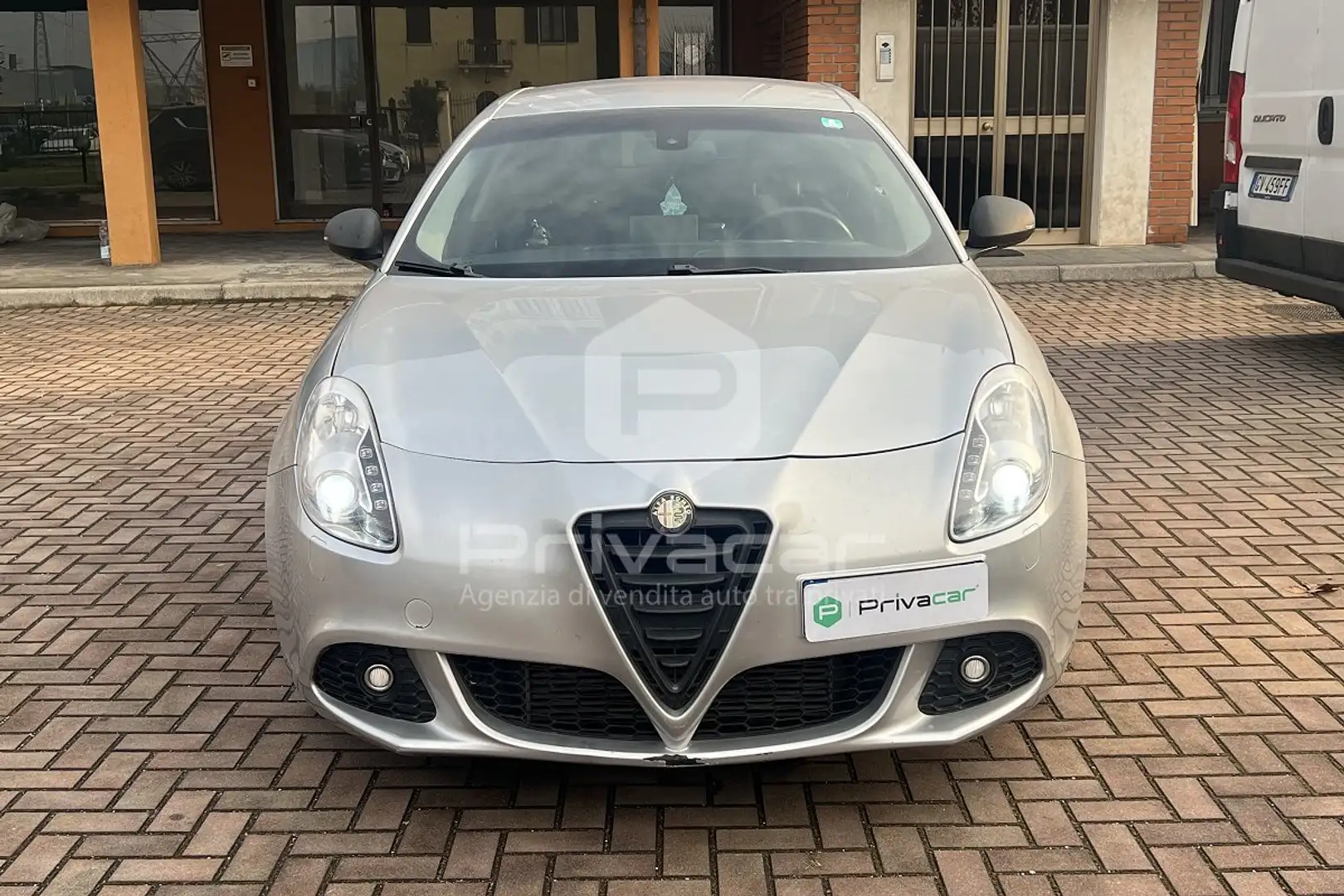Alfa Romeo Giulietta Giulietta 2.0 JTDm-2 170 CV Distinctive Silber - 2