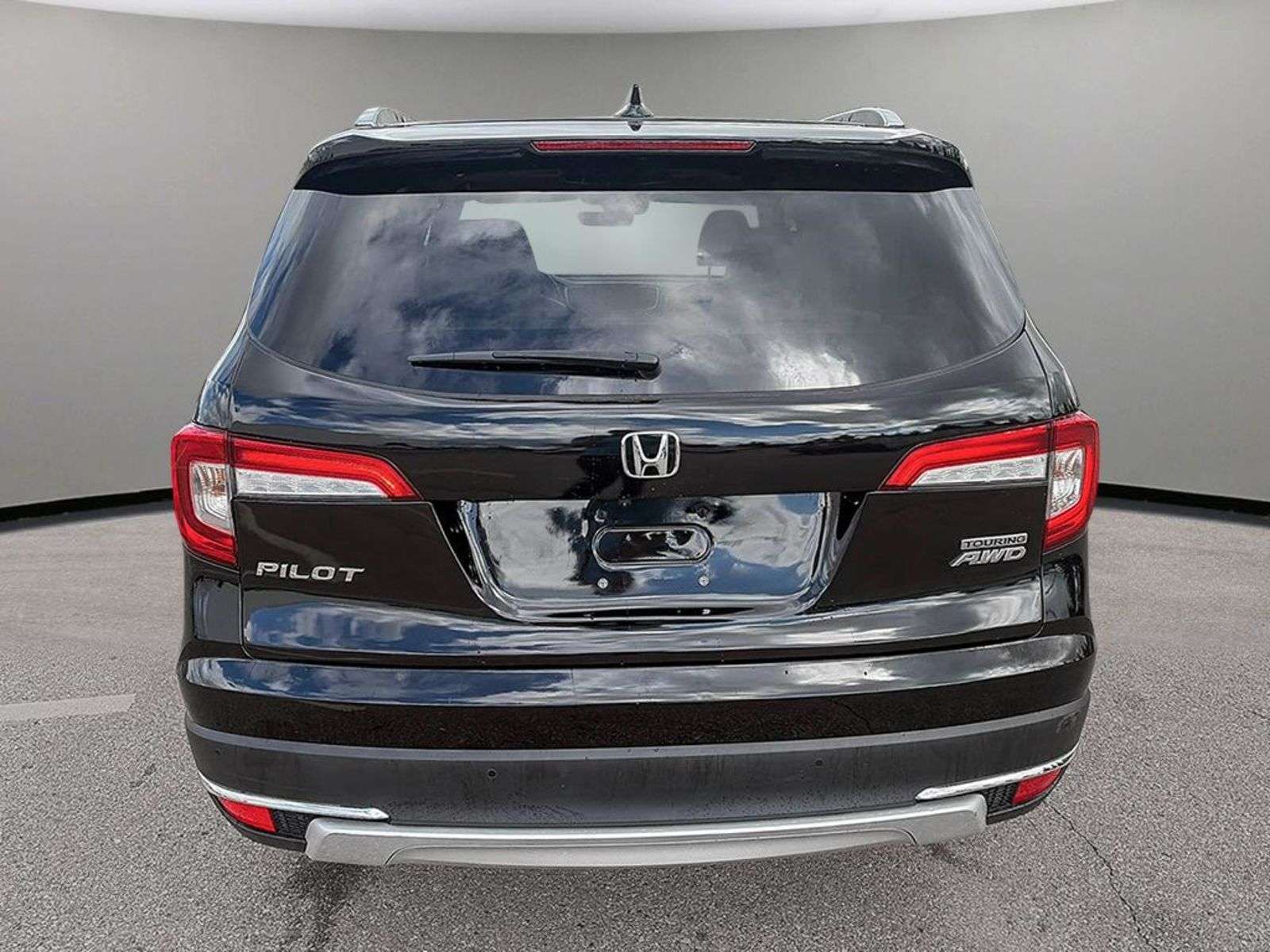 2019 Honda Pilot Touring 7-Passenger: AWD/APPLE CARPLAY/NAV/LEATHER — снимка 1