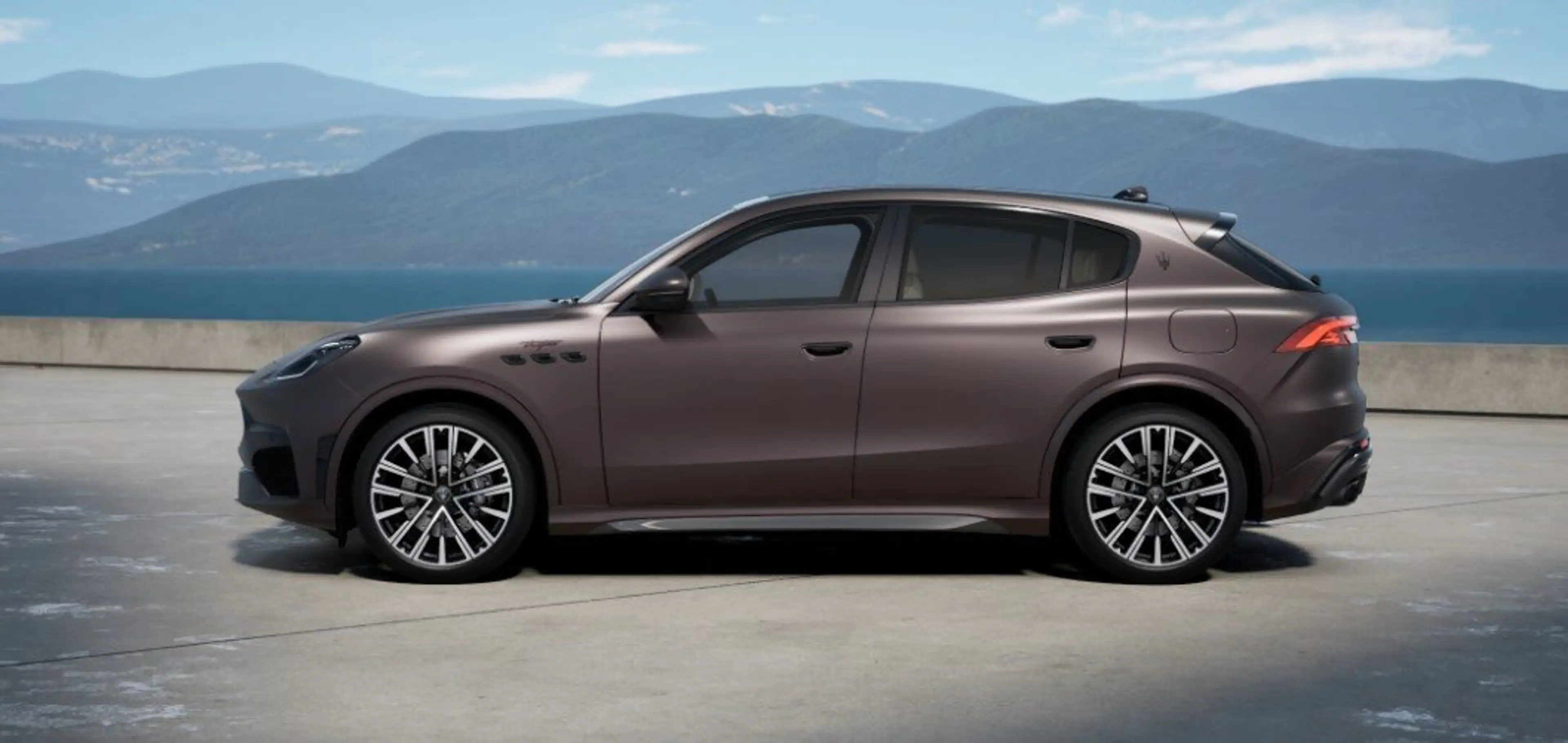 Maserati Grecale Trofeo NEW MY27 MATTLACK + PREMIUM LEDER — photo 3