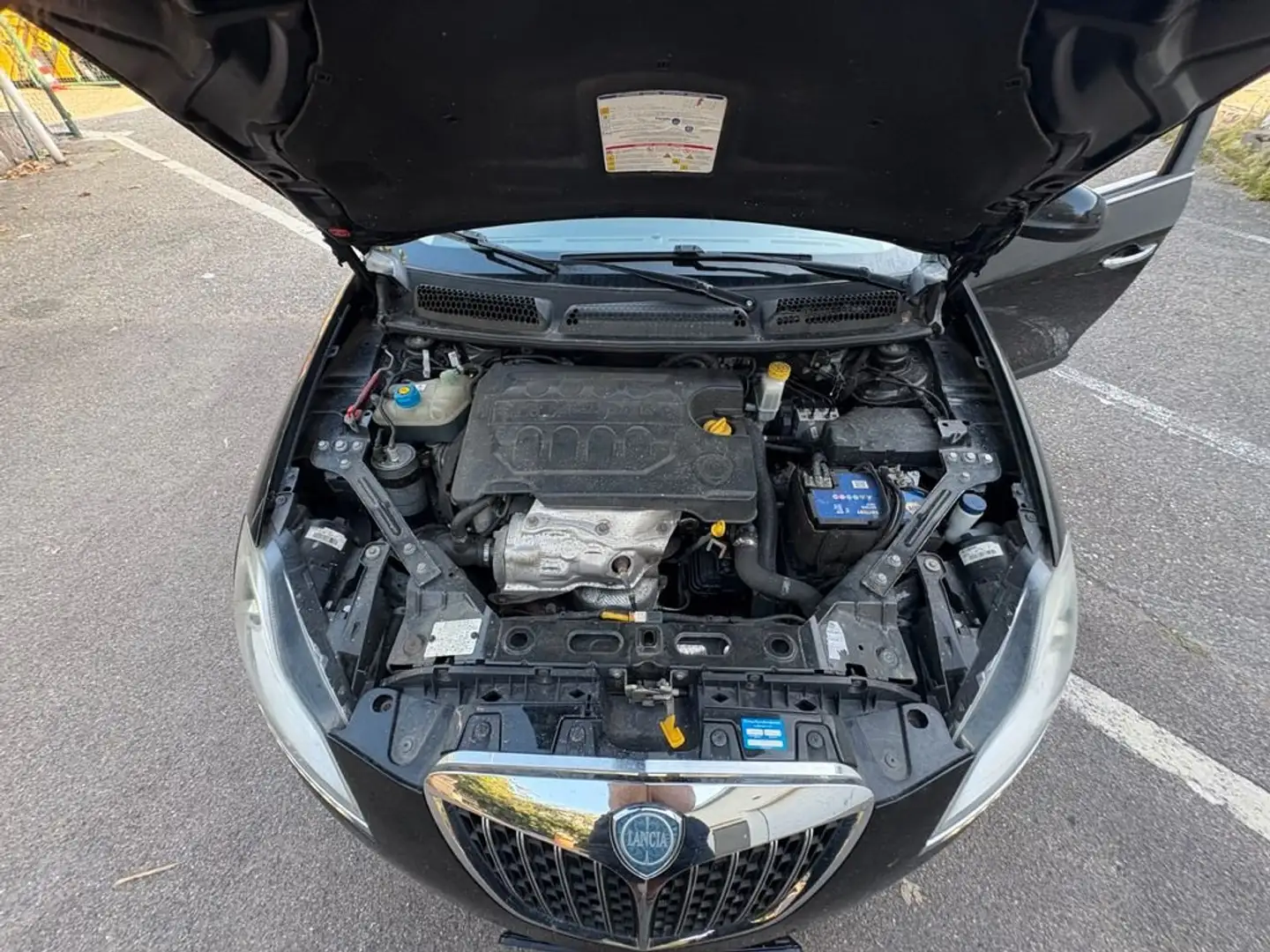 Lancia Delta Delta 1.6 Multijet 16v DFN6 Oro Чёрный - 2