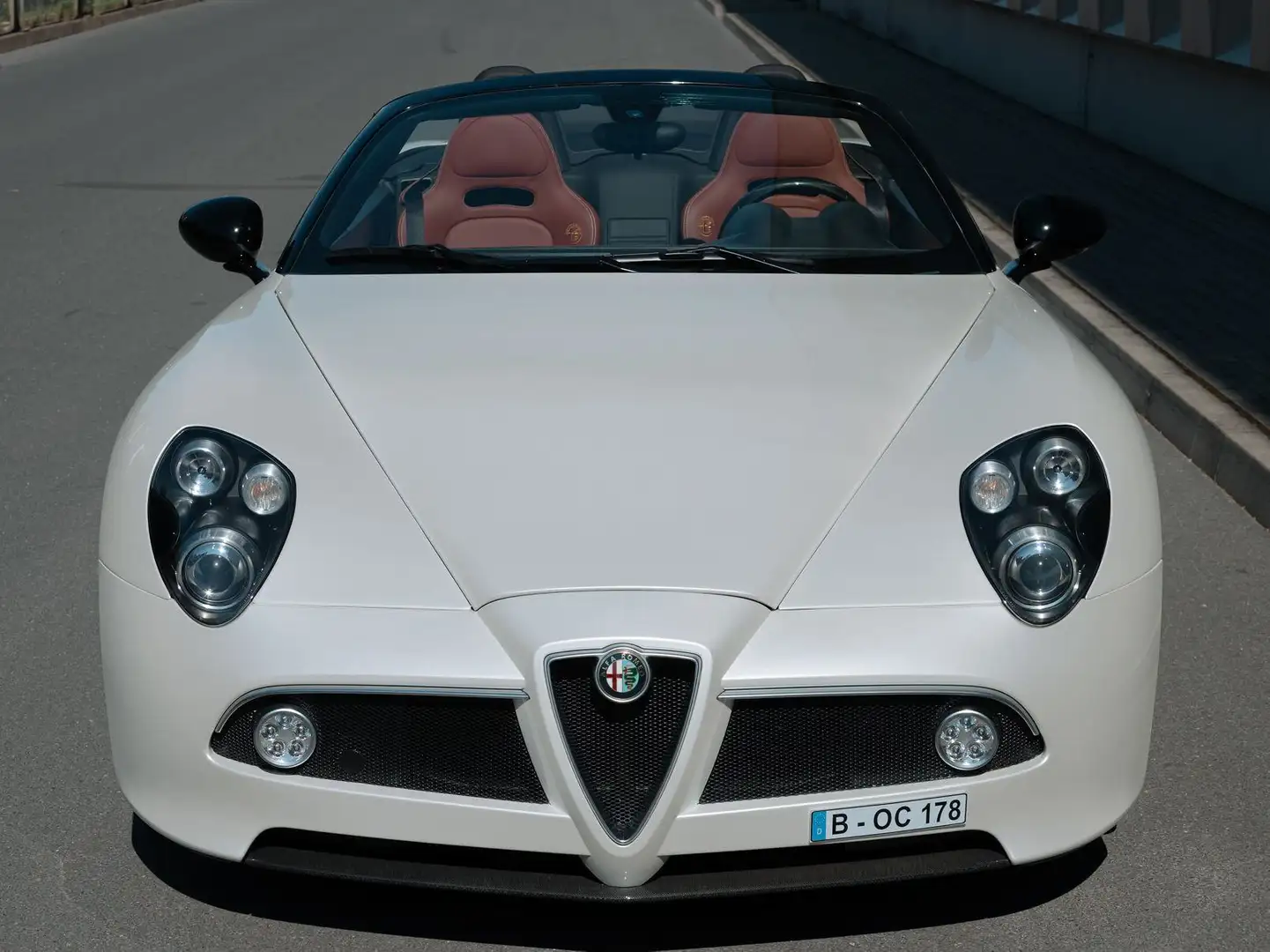 Alfa Romeo 8C Spider #178/500 - Perfekt - 1. Hd - BRD Weiß - 2