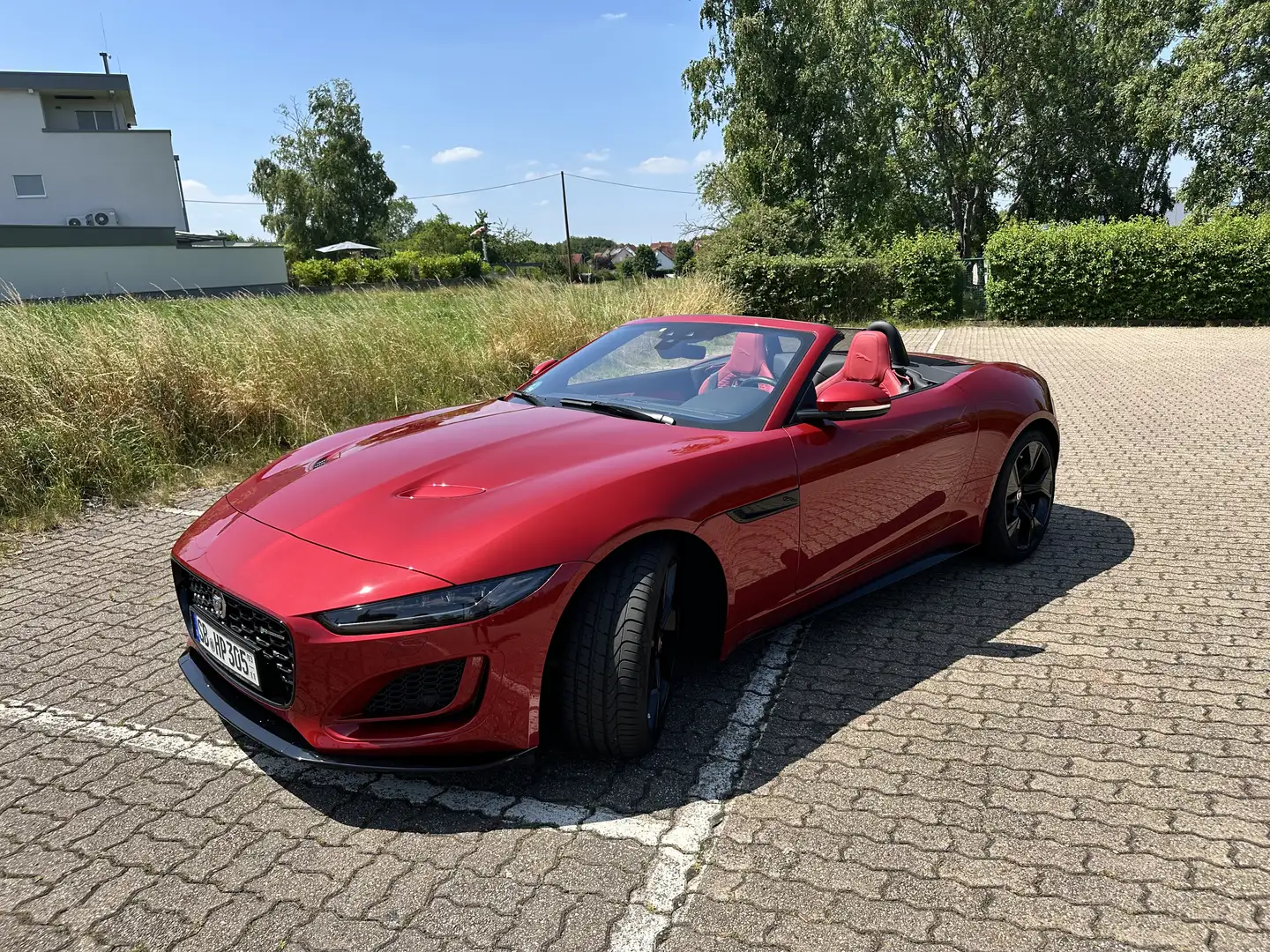 Jaguar F-Type R-Dynamic Nur 6800km Performence Sitze Black Pack Rot - 1