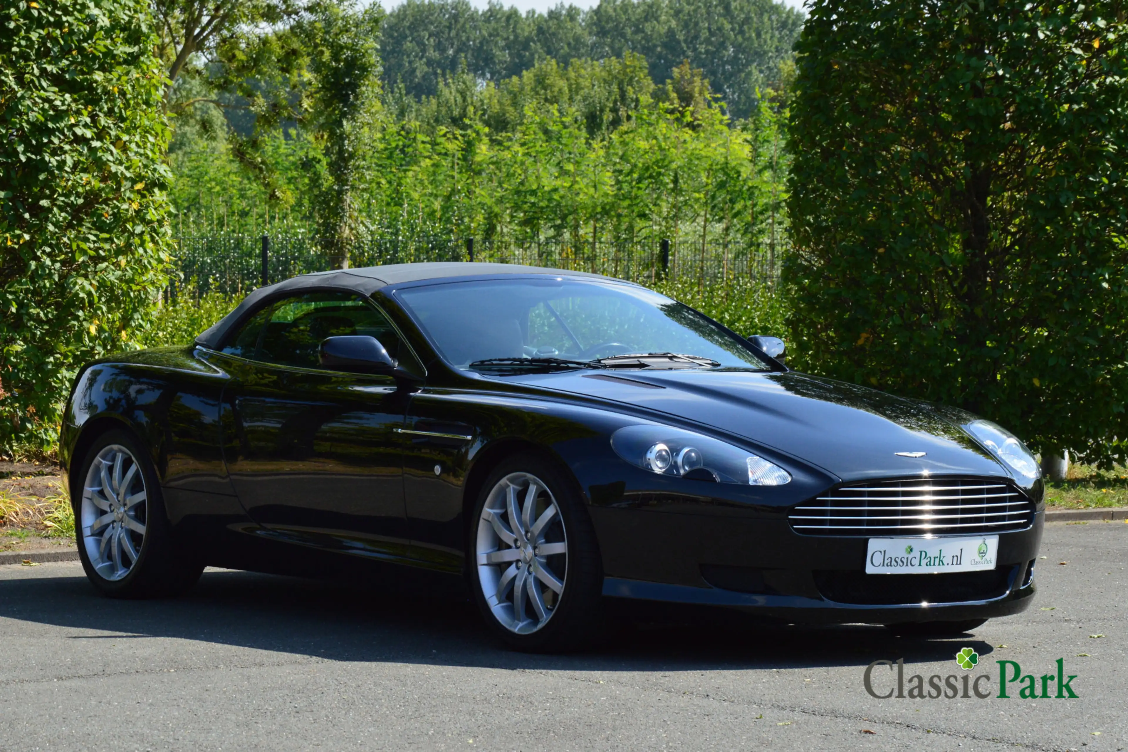 Aston Martin DB9 Volante — photo 8
