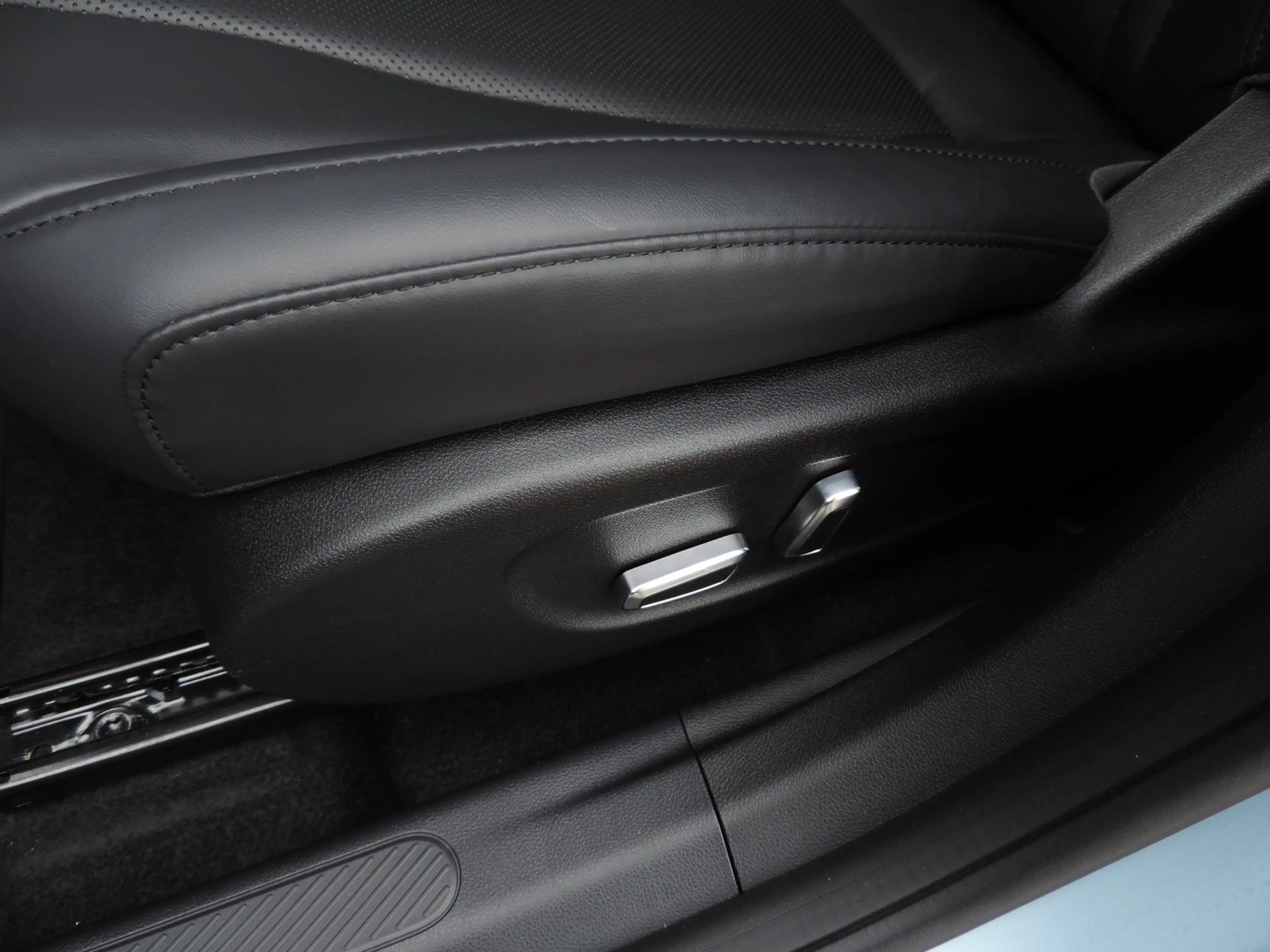 Dongfeng Box Launch Ed. 42 kWh 15.000km | 1e Eig | NLauto | Sto — photo 15
