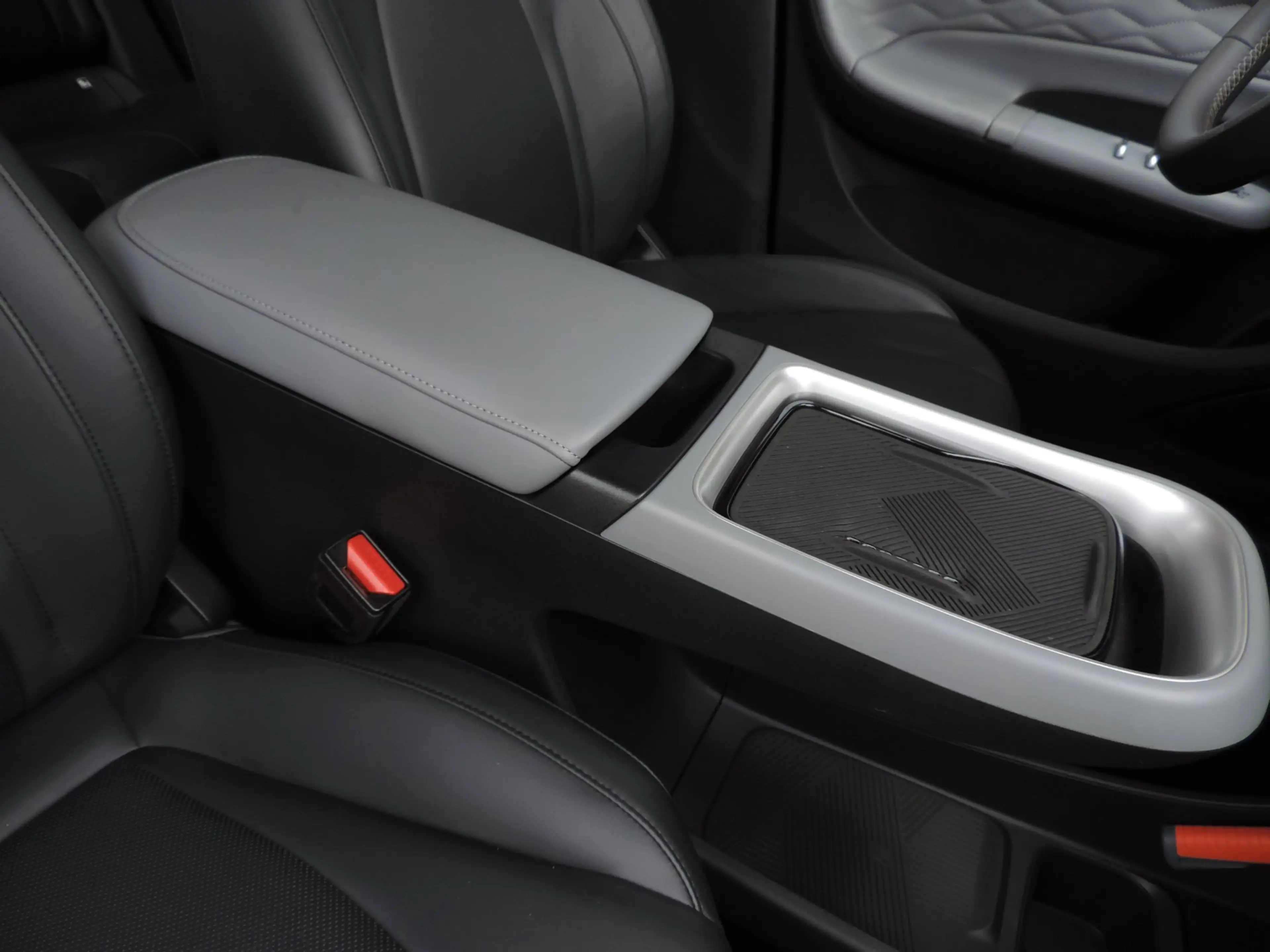 Dongfeng Box Launch Ed. 42 kWh 15.000km | 1e Eig | NLauto | Sto — photo 20