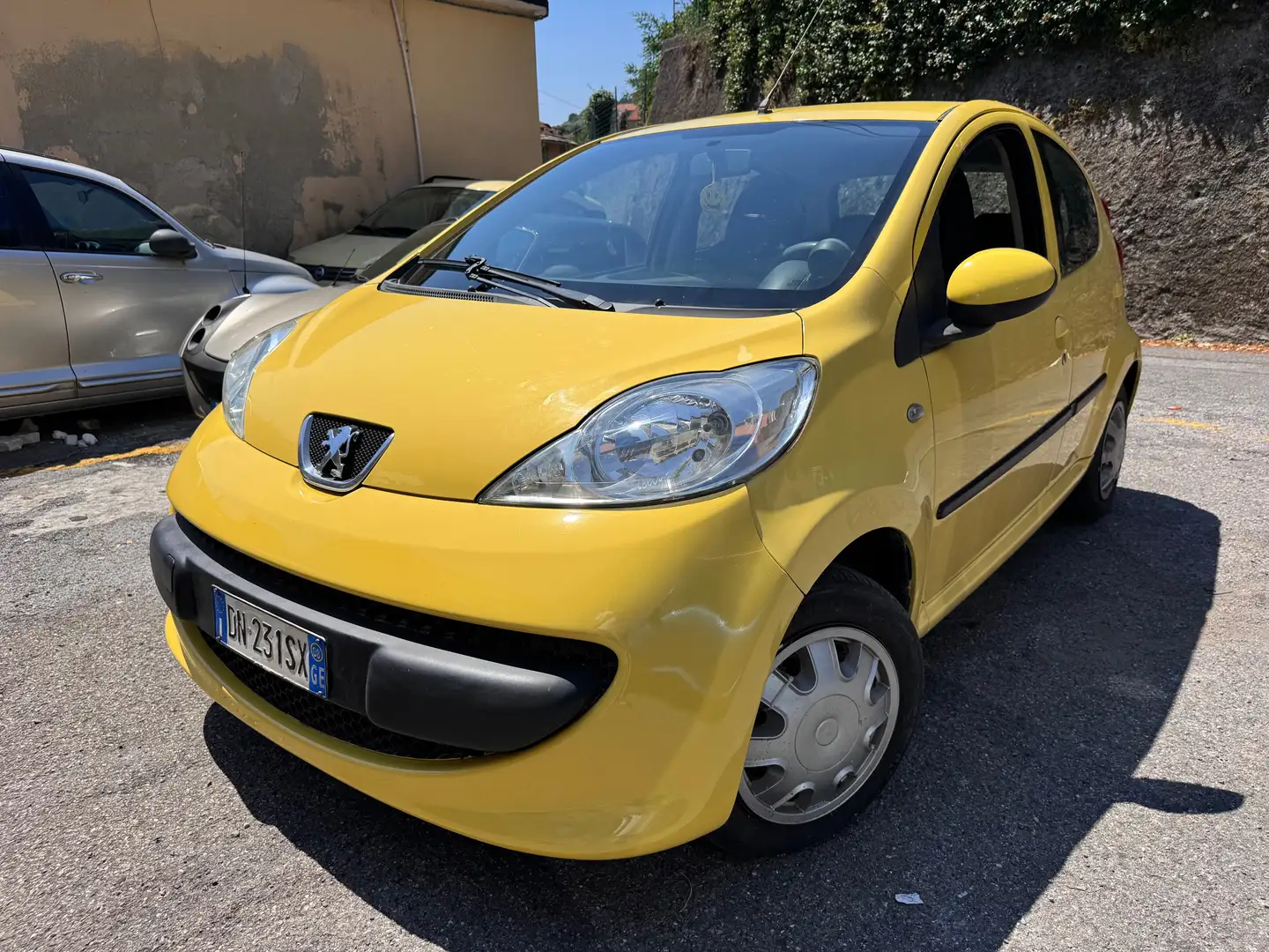 Peugeot 107 107 2005 5p 1.0 12v Sweet Years Giallo - 1
