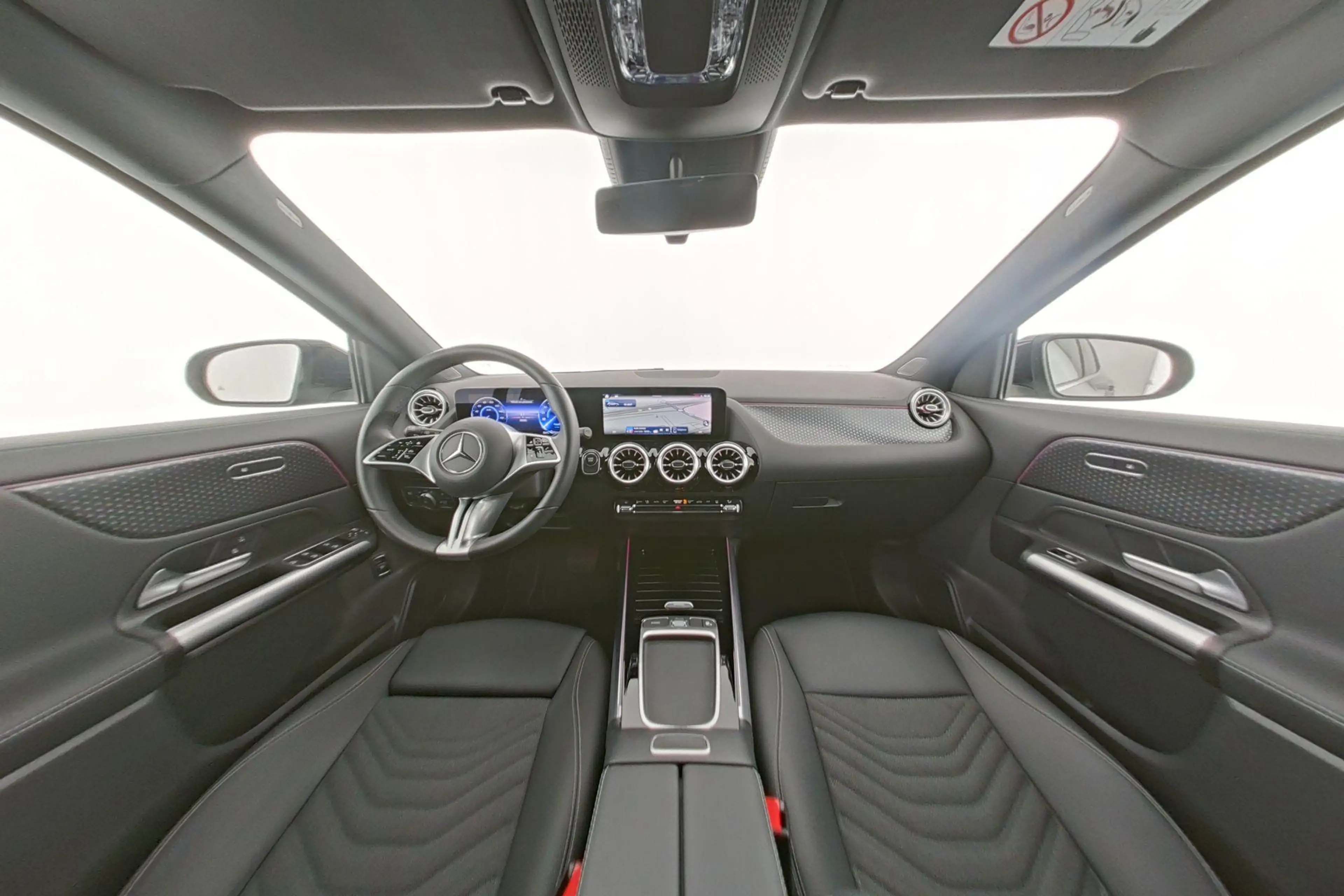 Mercedes-Benz EQA 250 250+ Luxury Line — photo 12