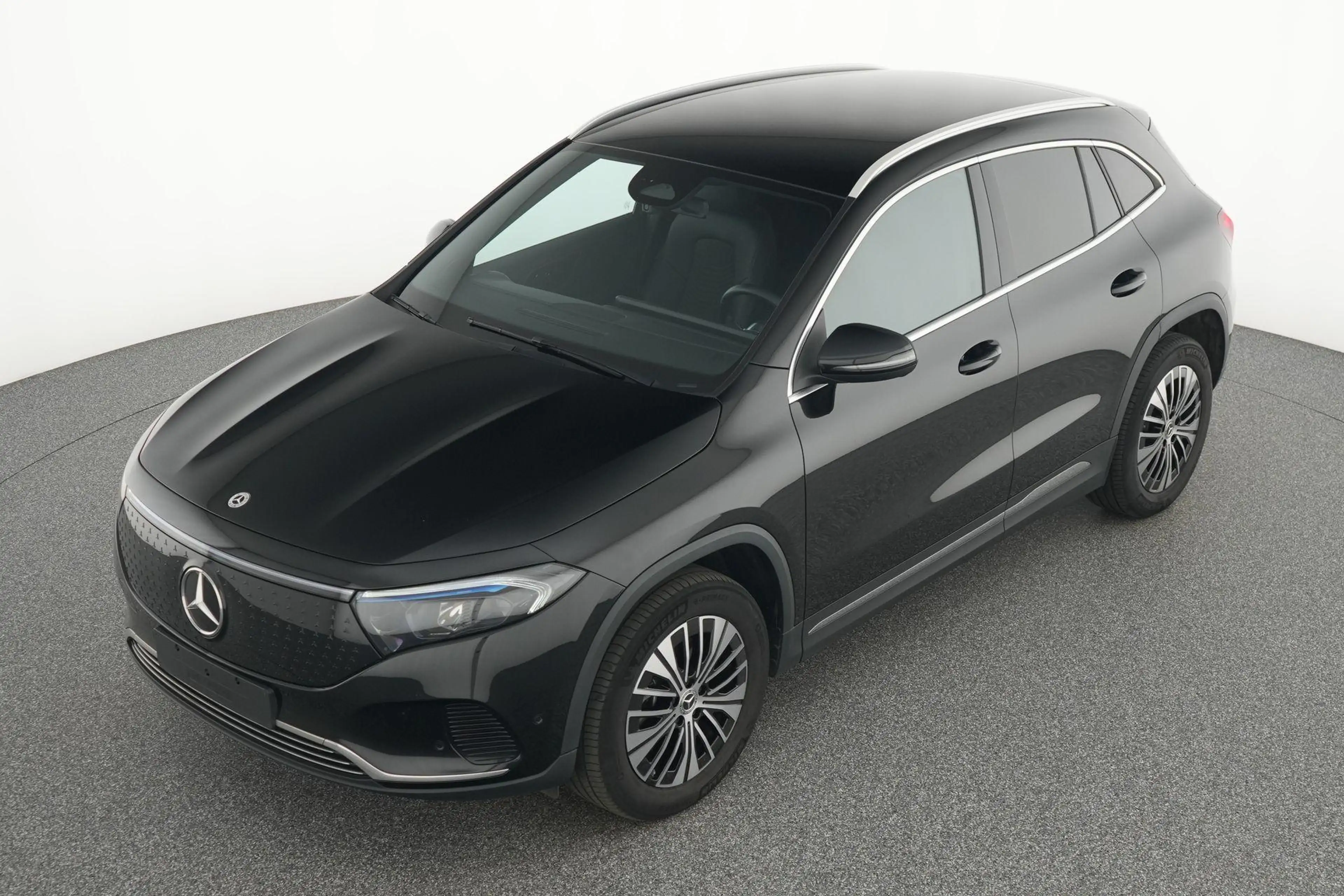 Mercedes-Benz EQA 250 250+ Luxury Line — photo 11
