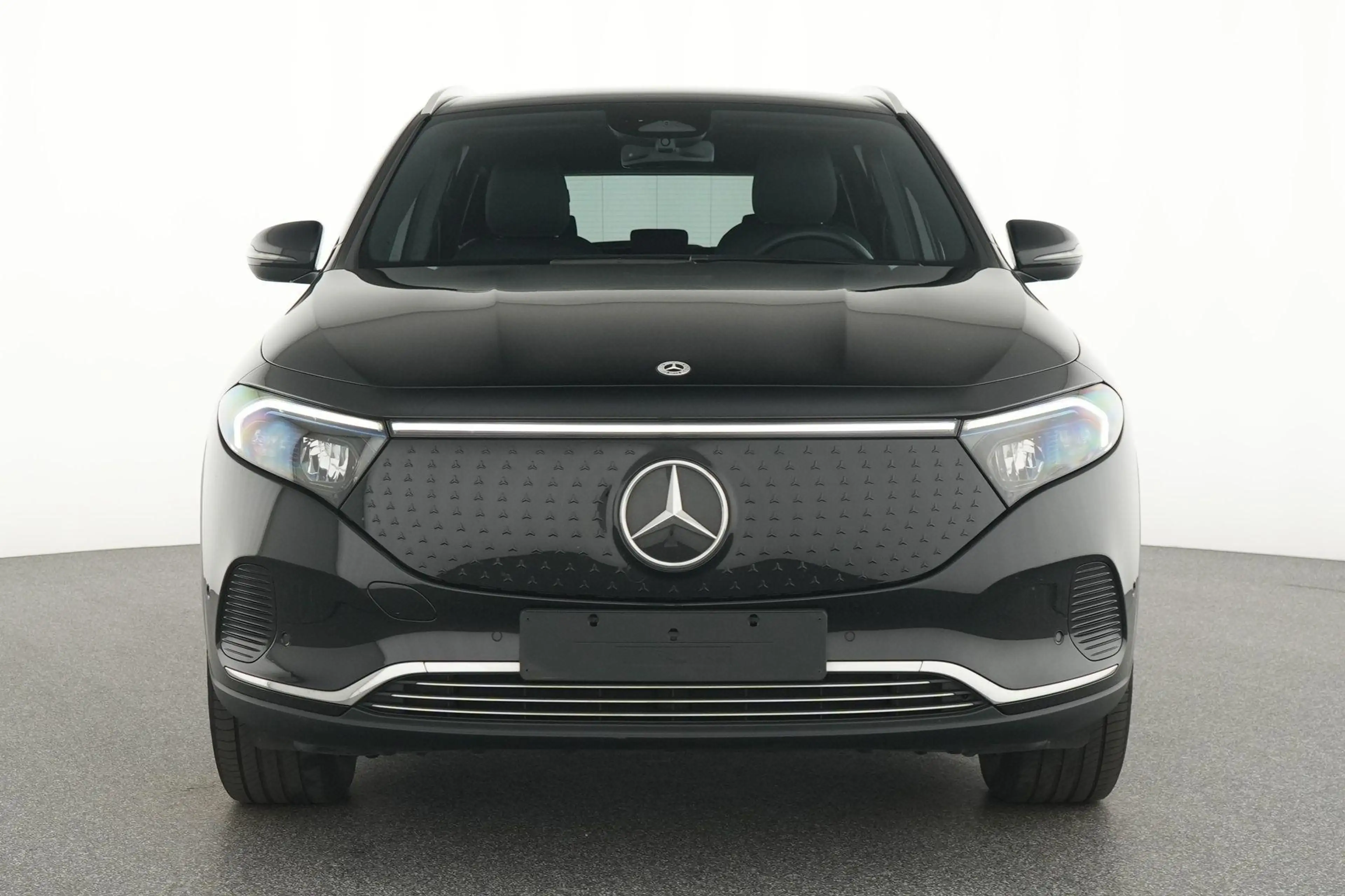 Mercedes-Benz EQA 250 250+ Luxury Line — photo 6