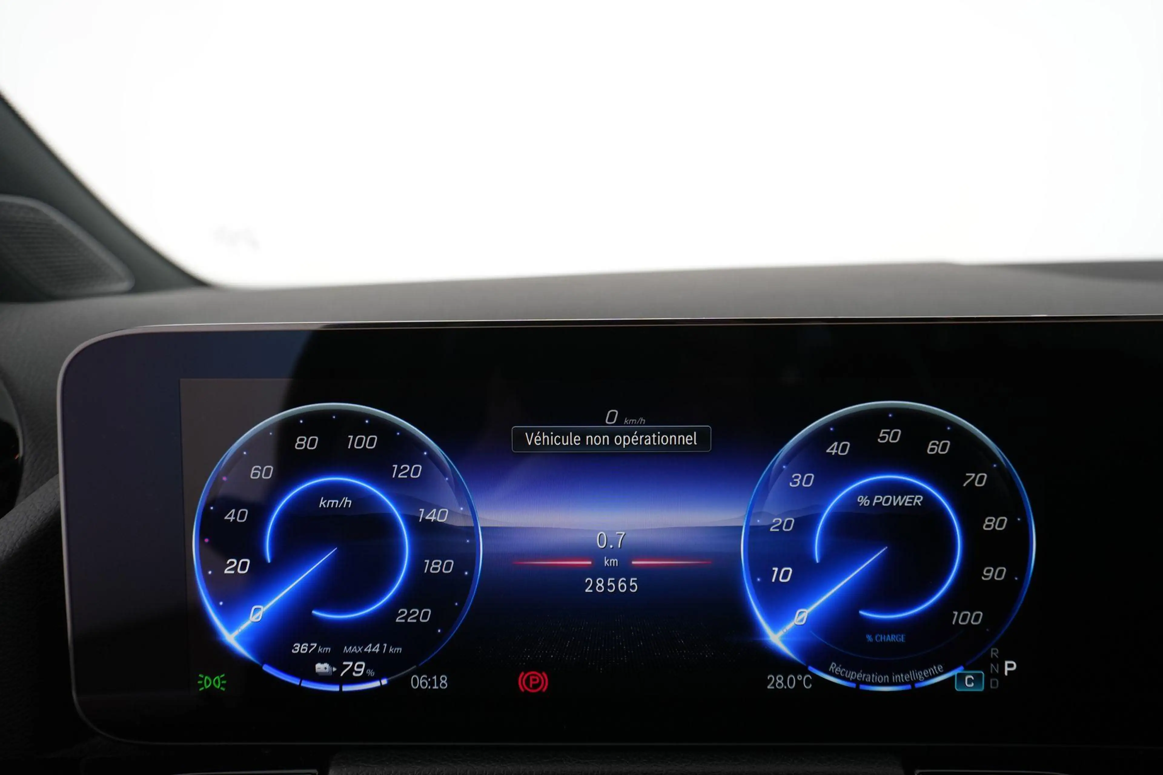 Mercedes-Benz EQA 250 250+ Luxury Line — photo 14