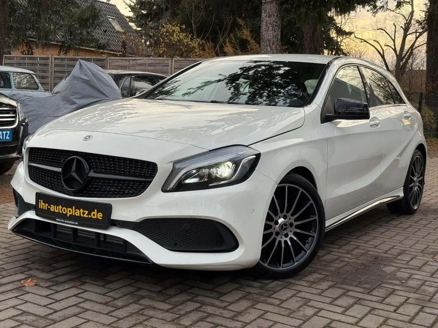 Mercedes-Benz A 200 AMG Line Navi, LED Blanc - 2