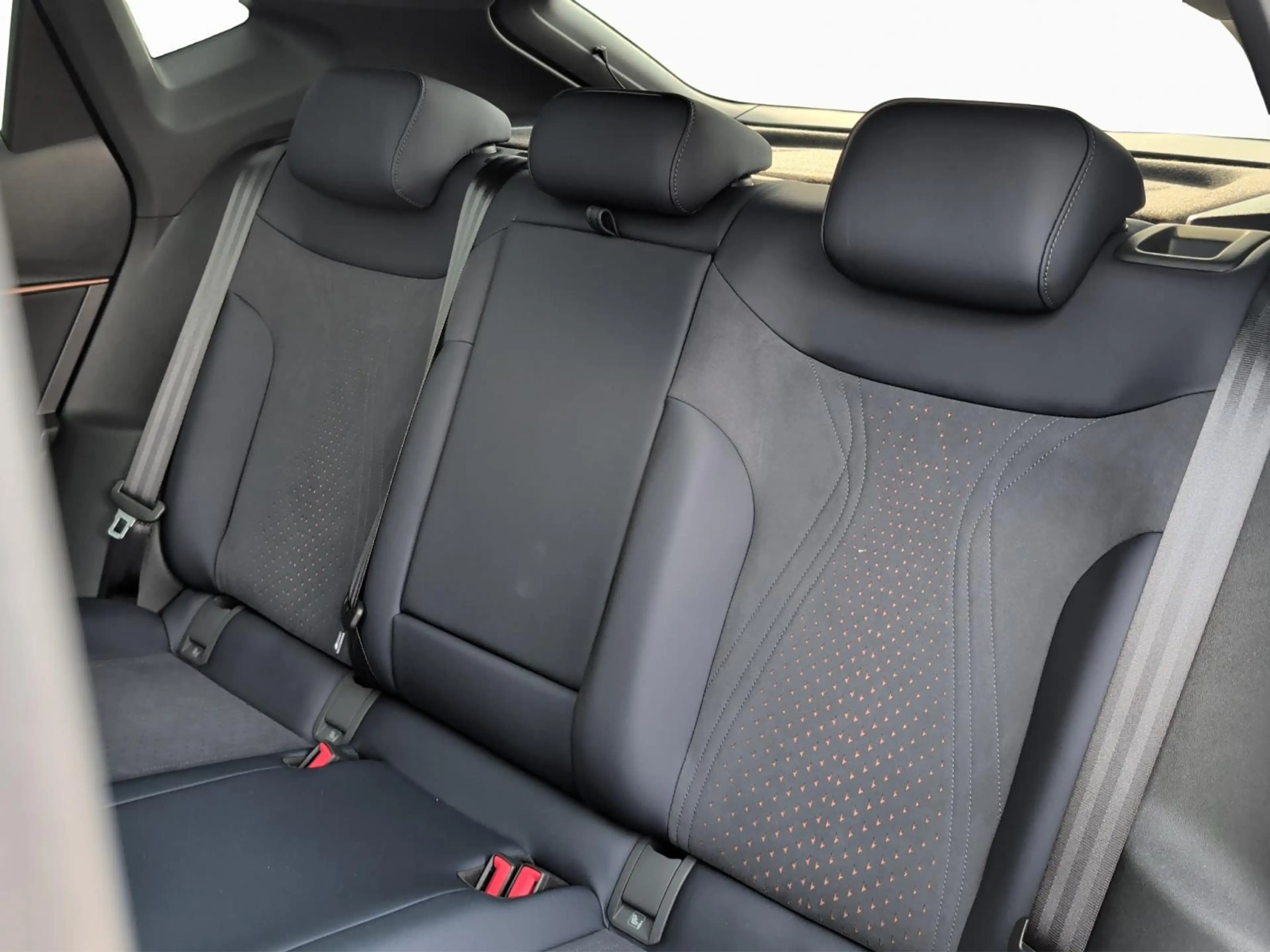 CUPRA Tavascan VZ — photo 15