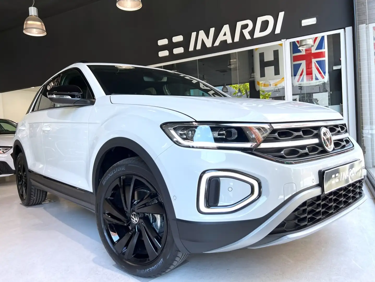 Volkswagen T-Roc 1.0 TSI Más Dark 85kW Blanco - 1